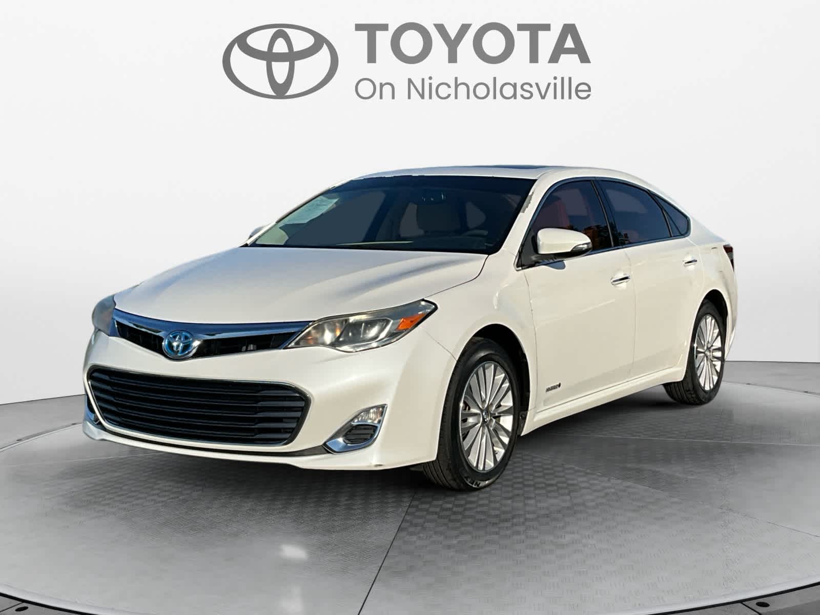 2015 Toyota Avalon XLE Premium Hybrid's photo