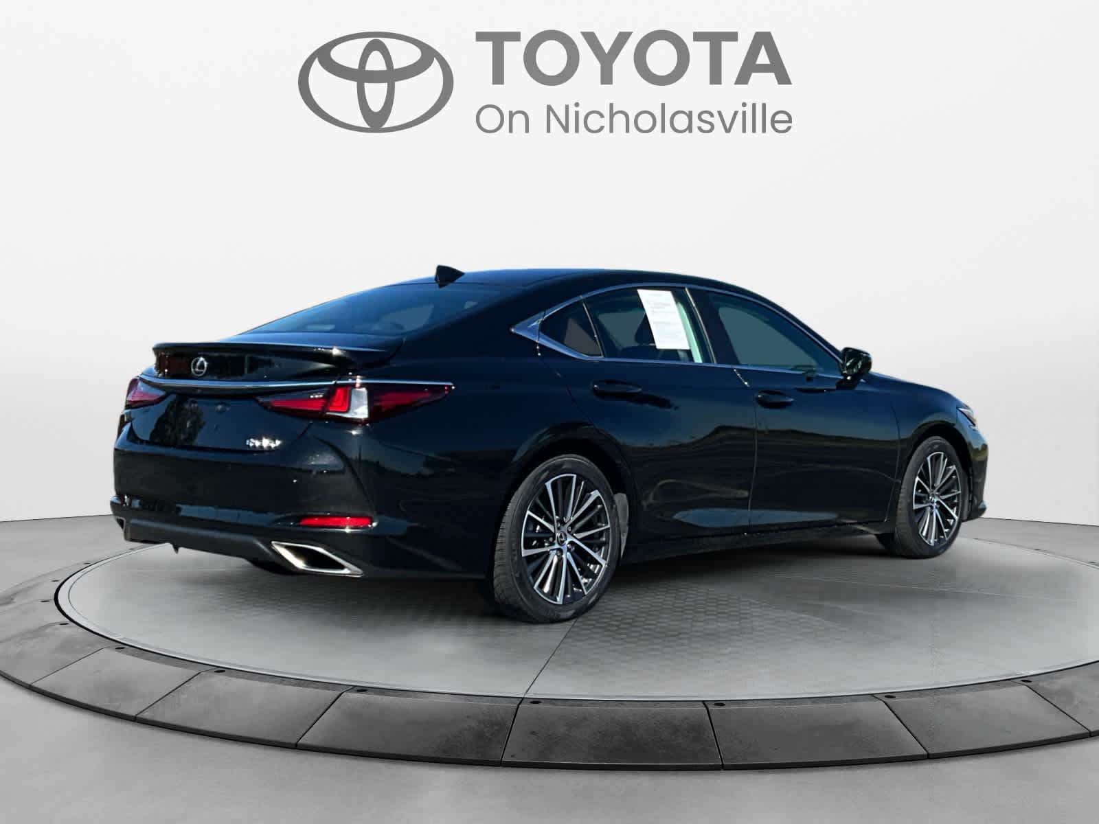 Used 2024 Lexus ES 350 Sedan