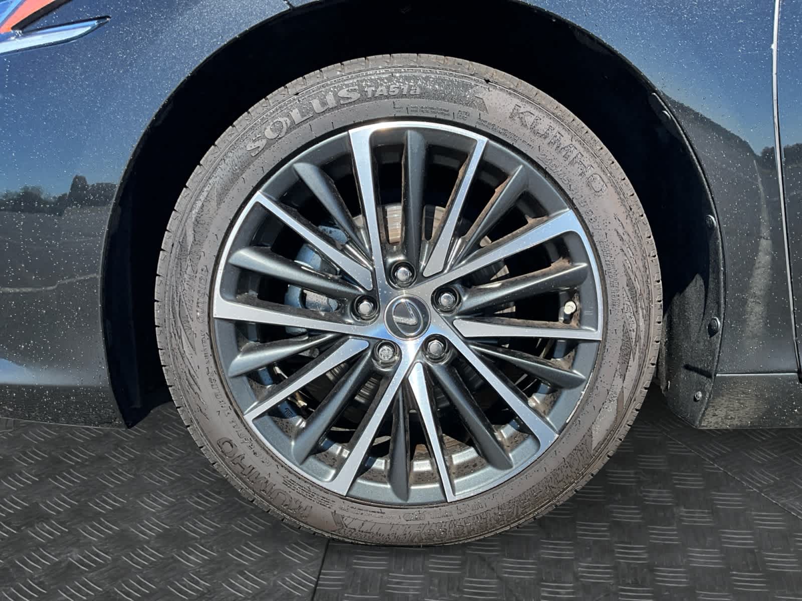 Used 2024 Lexus ES 350 Sedan
