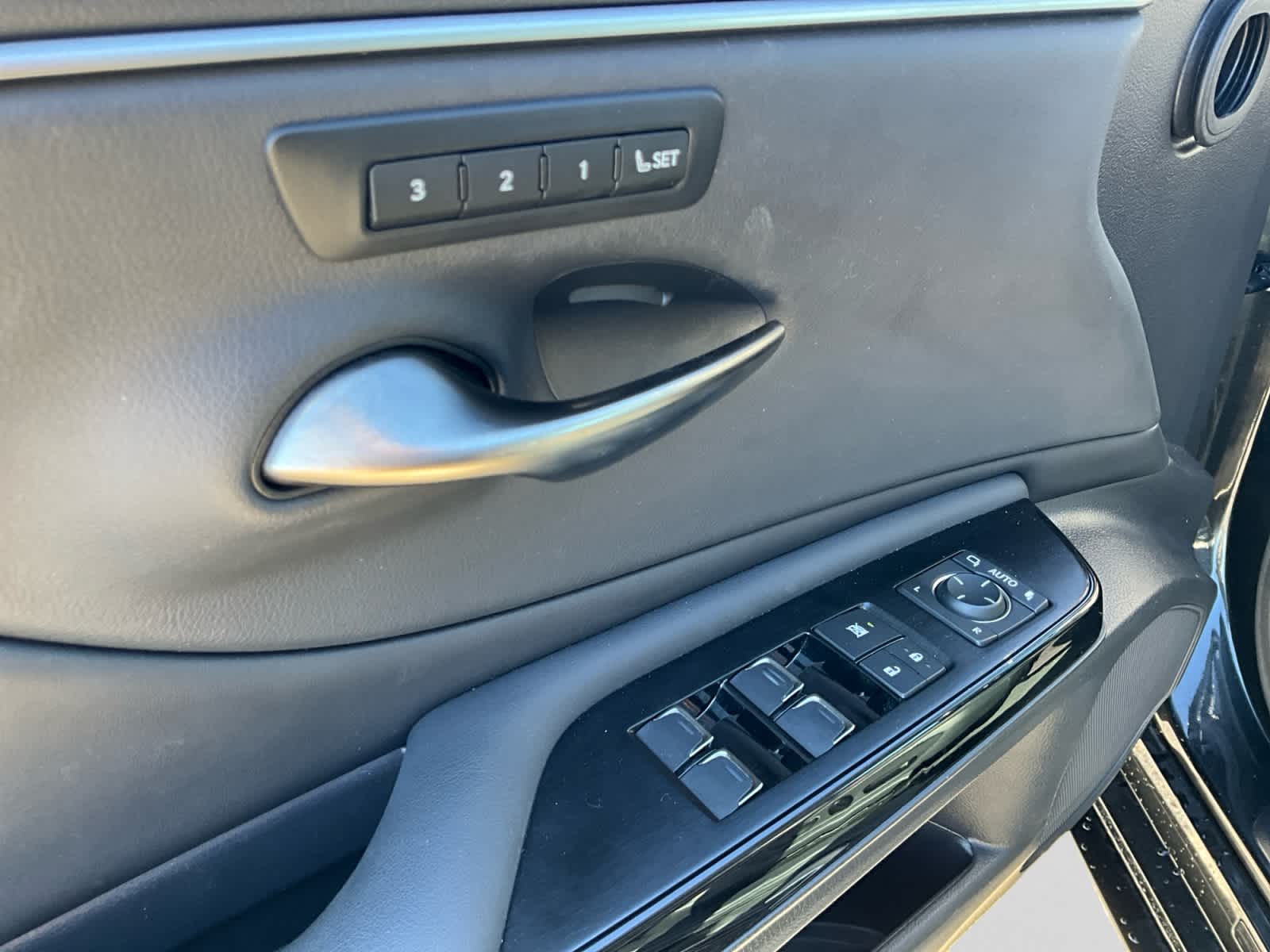 Used 2024 Lexus ES 350 Sedan