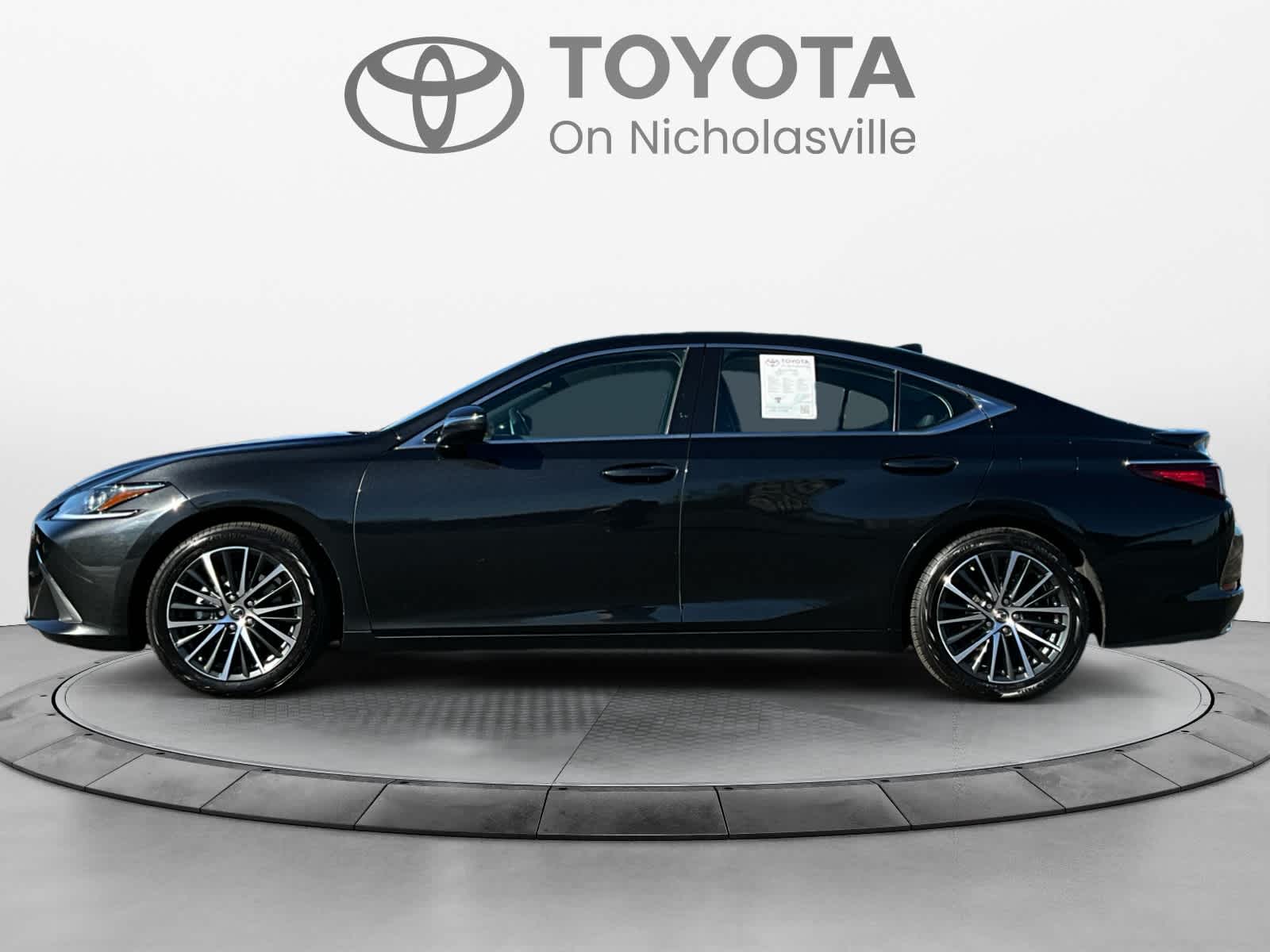 Used 2024 Lexus ES 350 Sedan