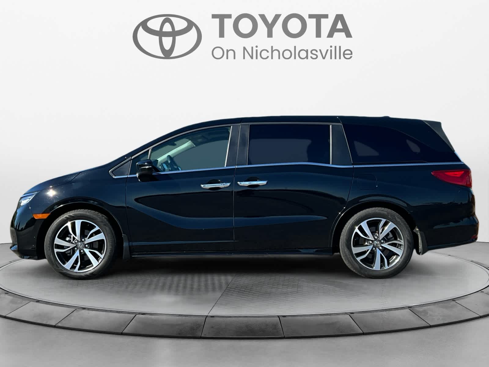 Used 2024 Honda Odyssey Van