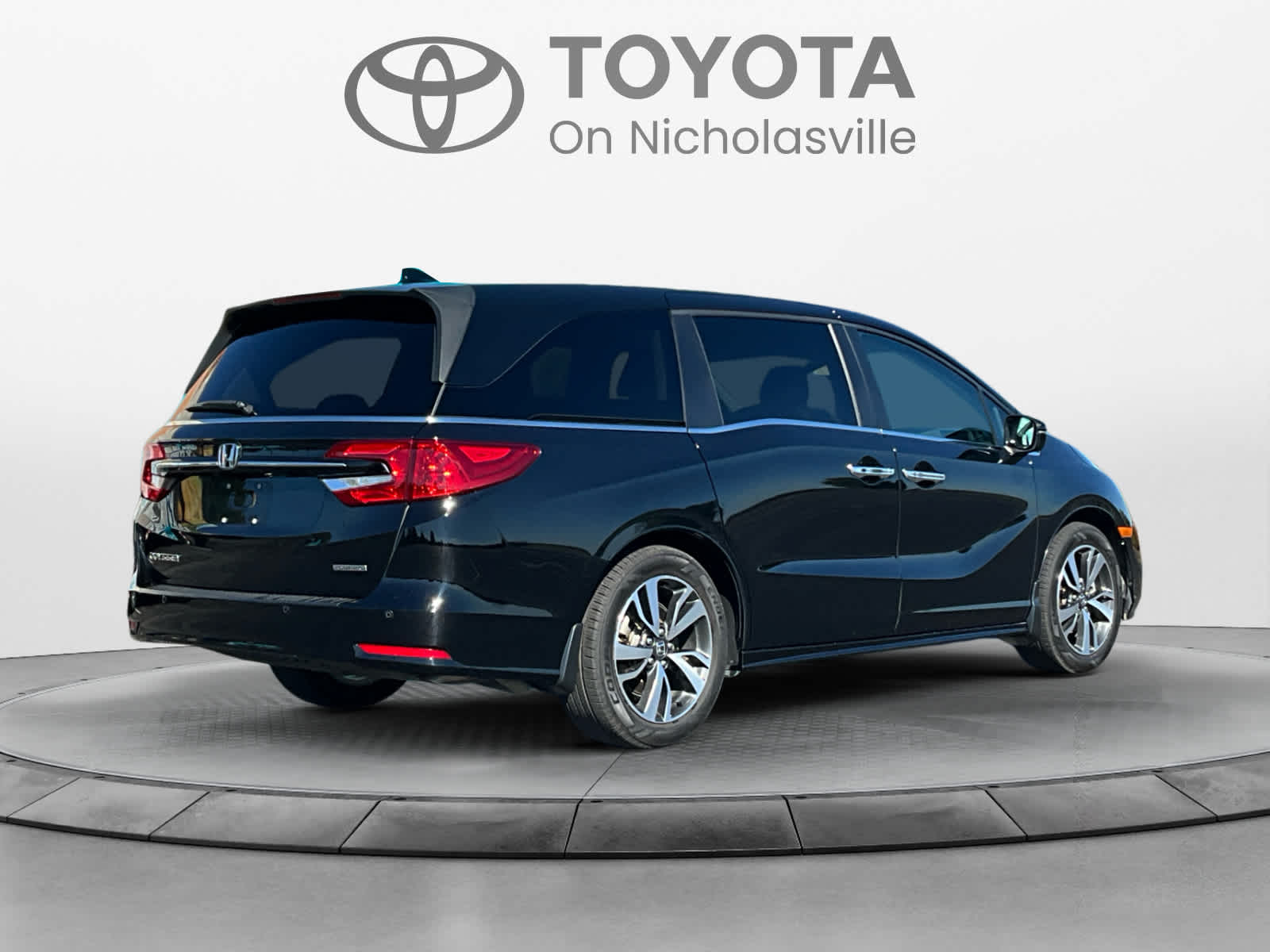 Used 2024 Honda Odyssey Van