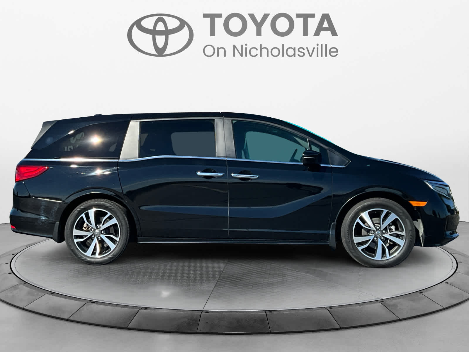 Used 2024 Honda Odyssey Van