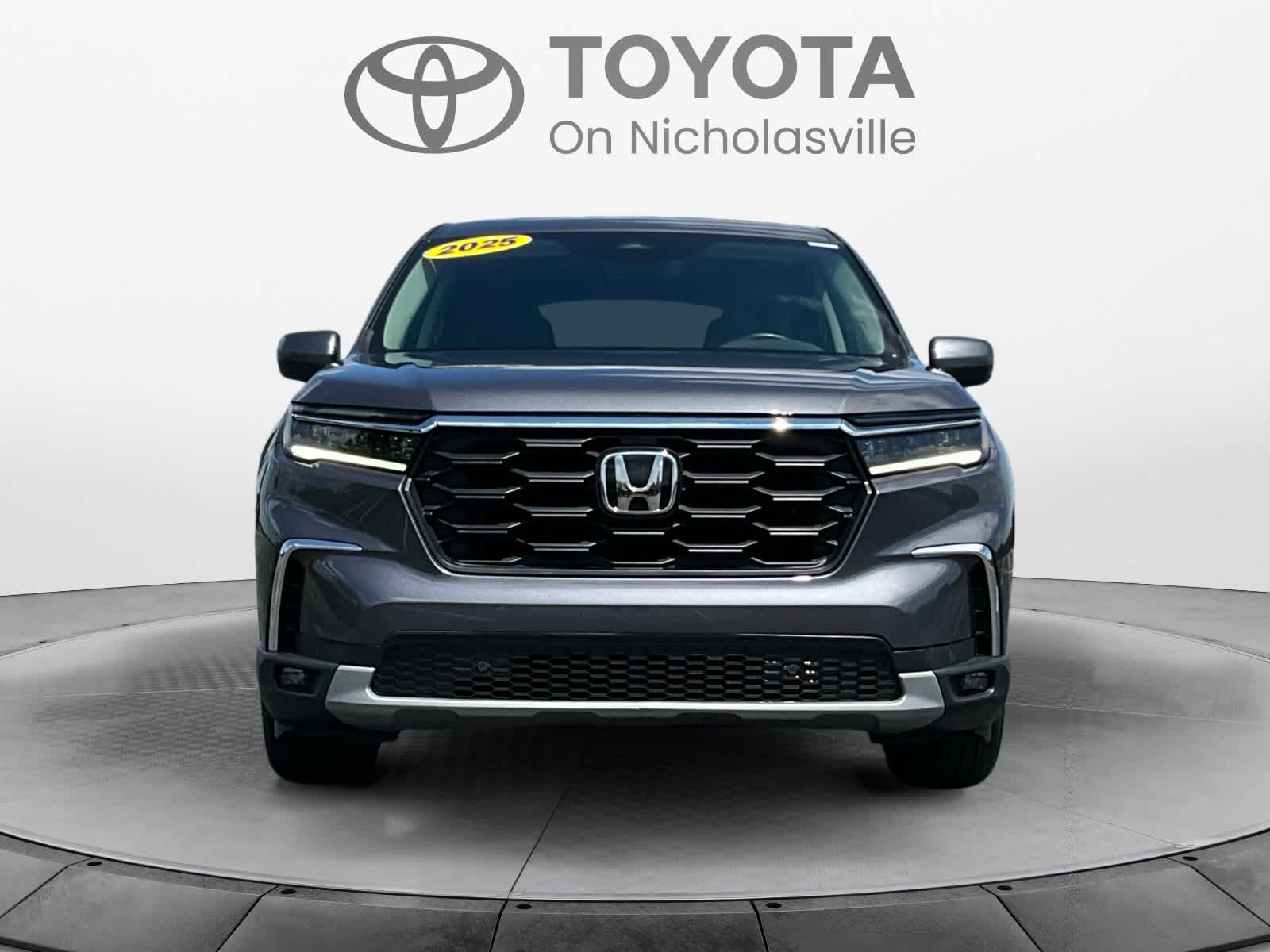 Used 2025 Honda Pilot SUV