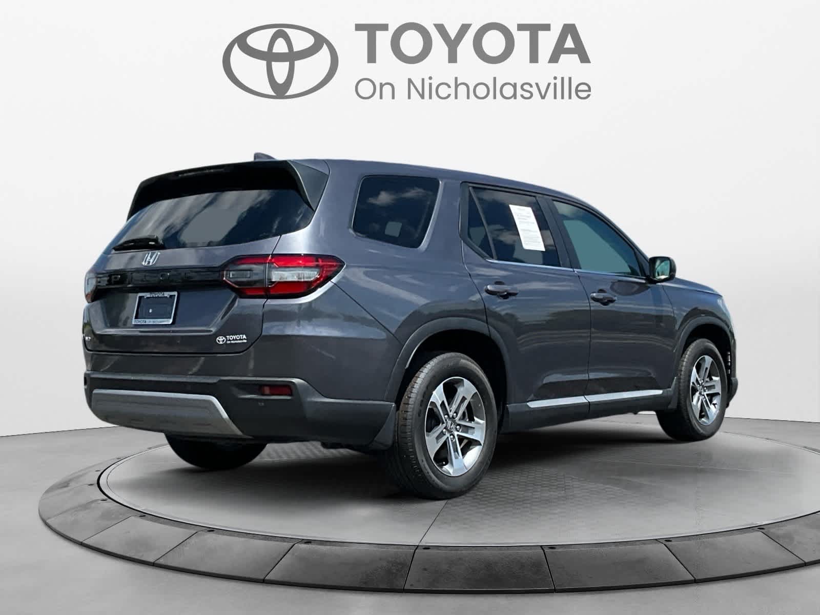 Used 2025 Honda Pilot SUV