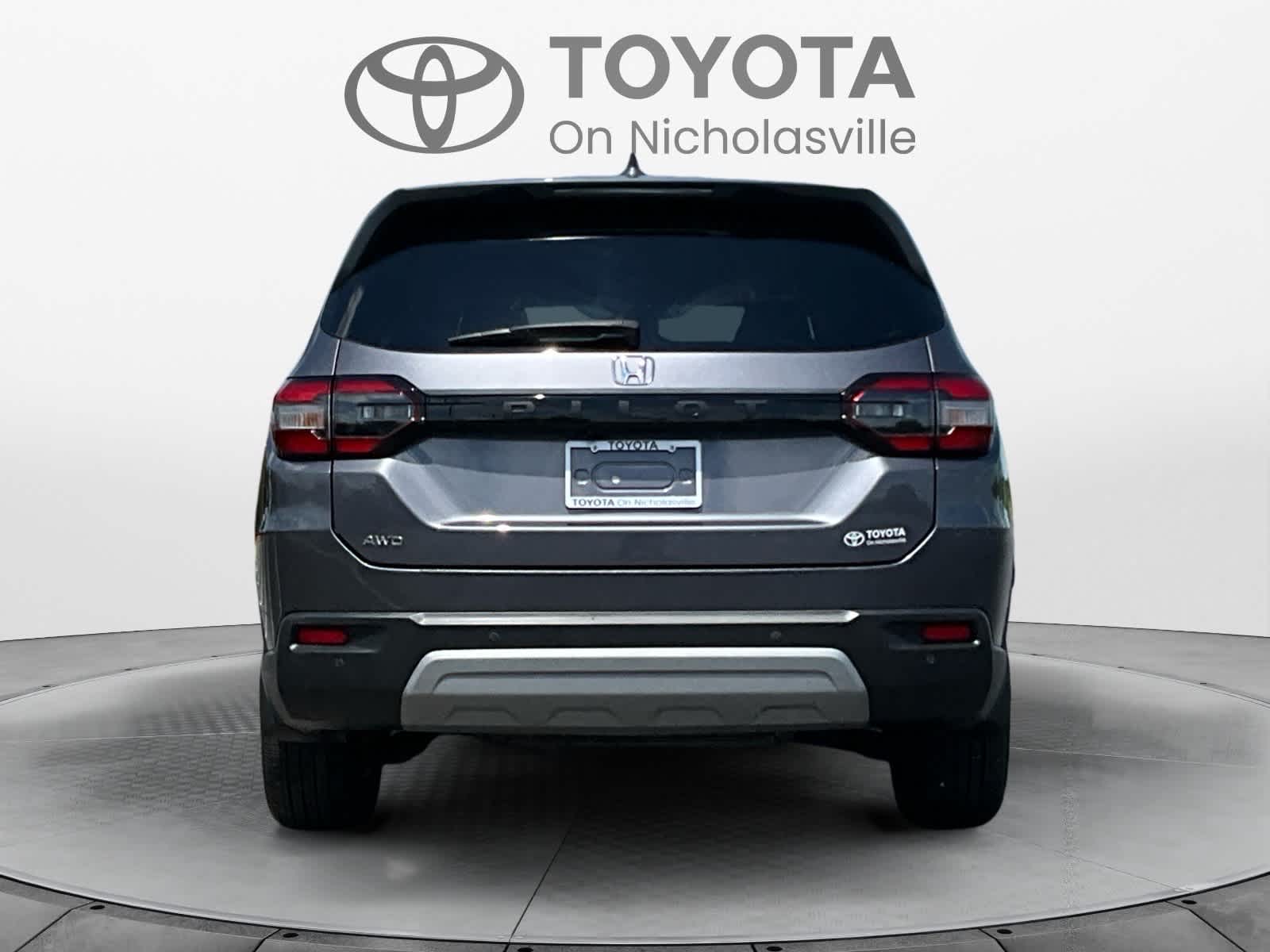 Used 2025 Honda Pilot SUV