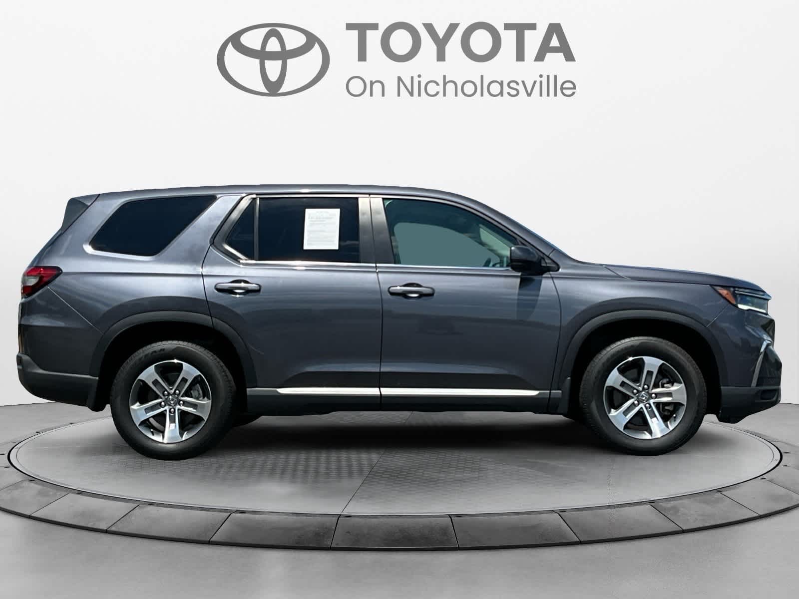 Used 2025 Honda Pilot SUV