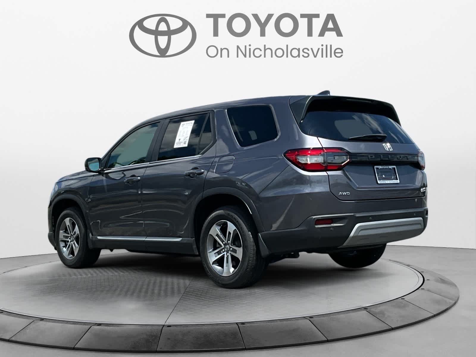 Used 2025 Honda Pilot SUV