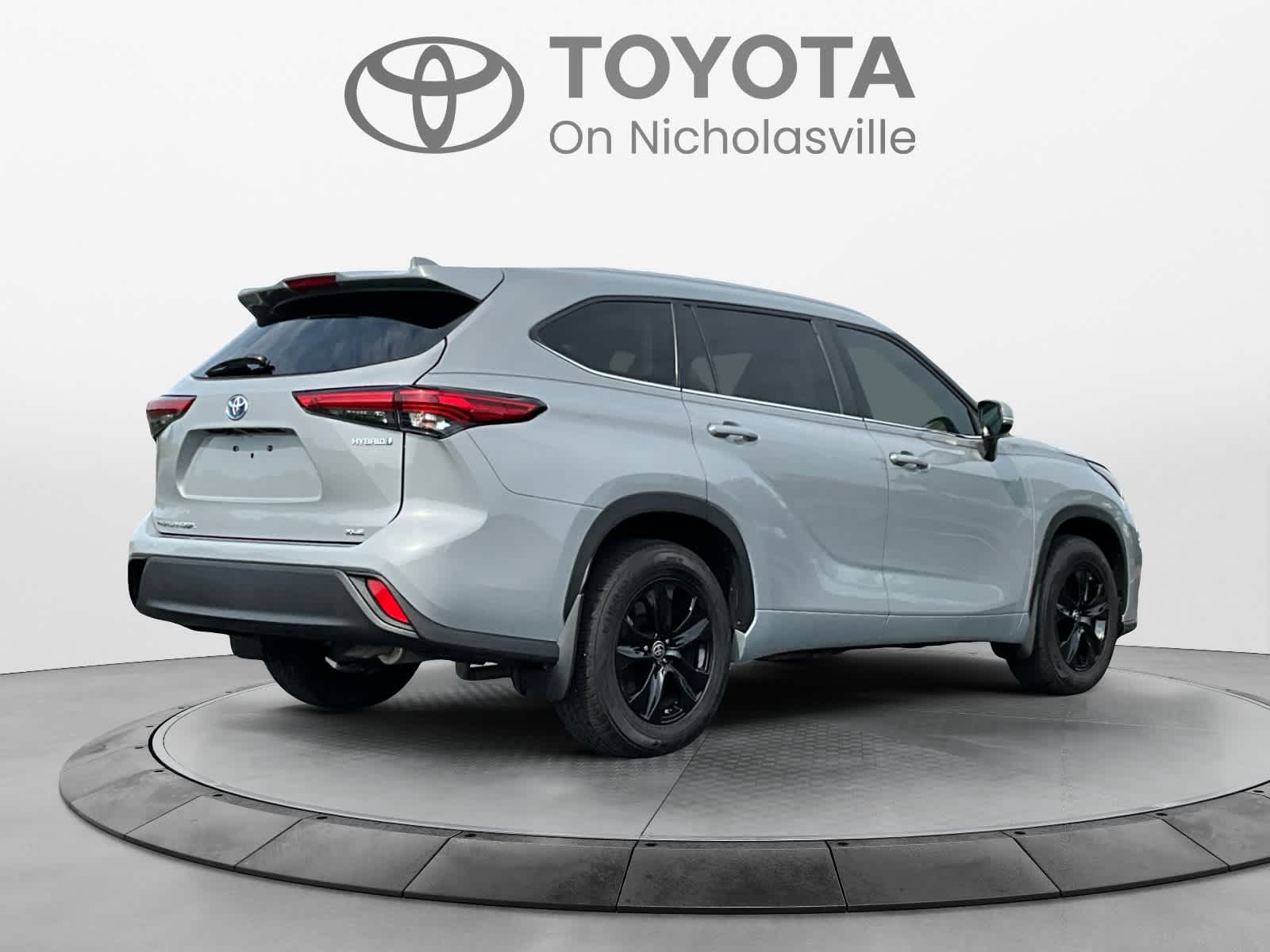 Used 2023 Toyota Highlander SUV