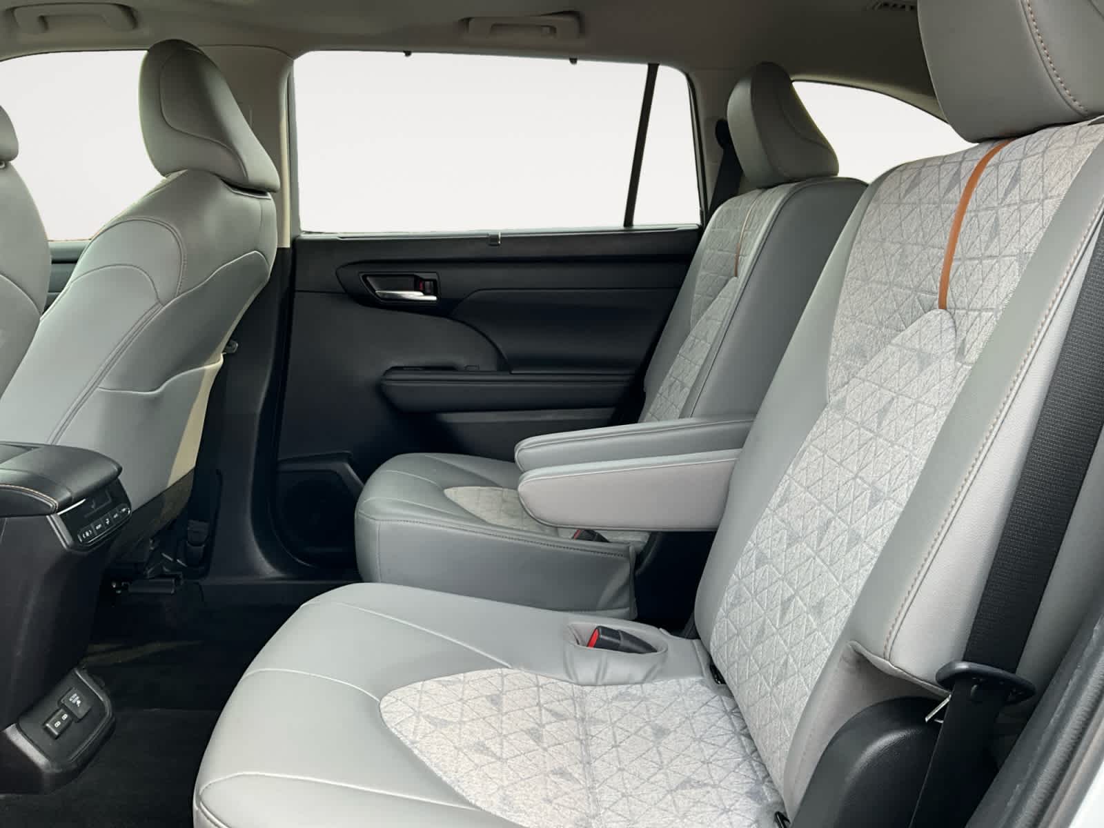 Used 2023 Toyota Highlander SUV