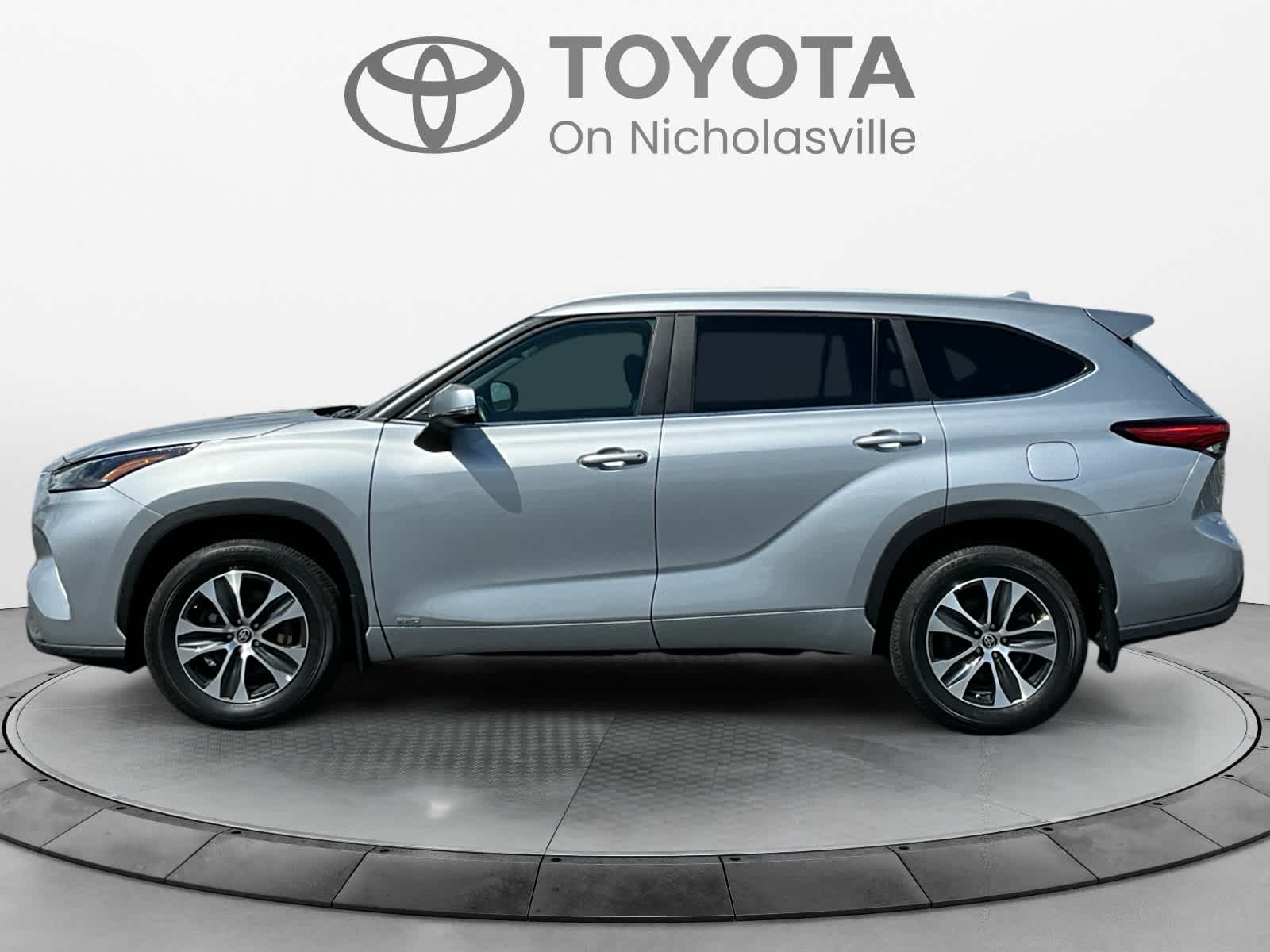 Used 2023 Toyota Highlander SUV