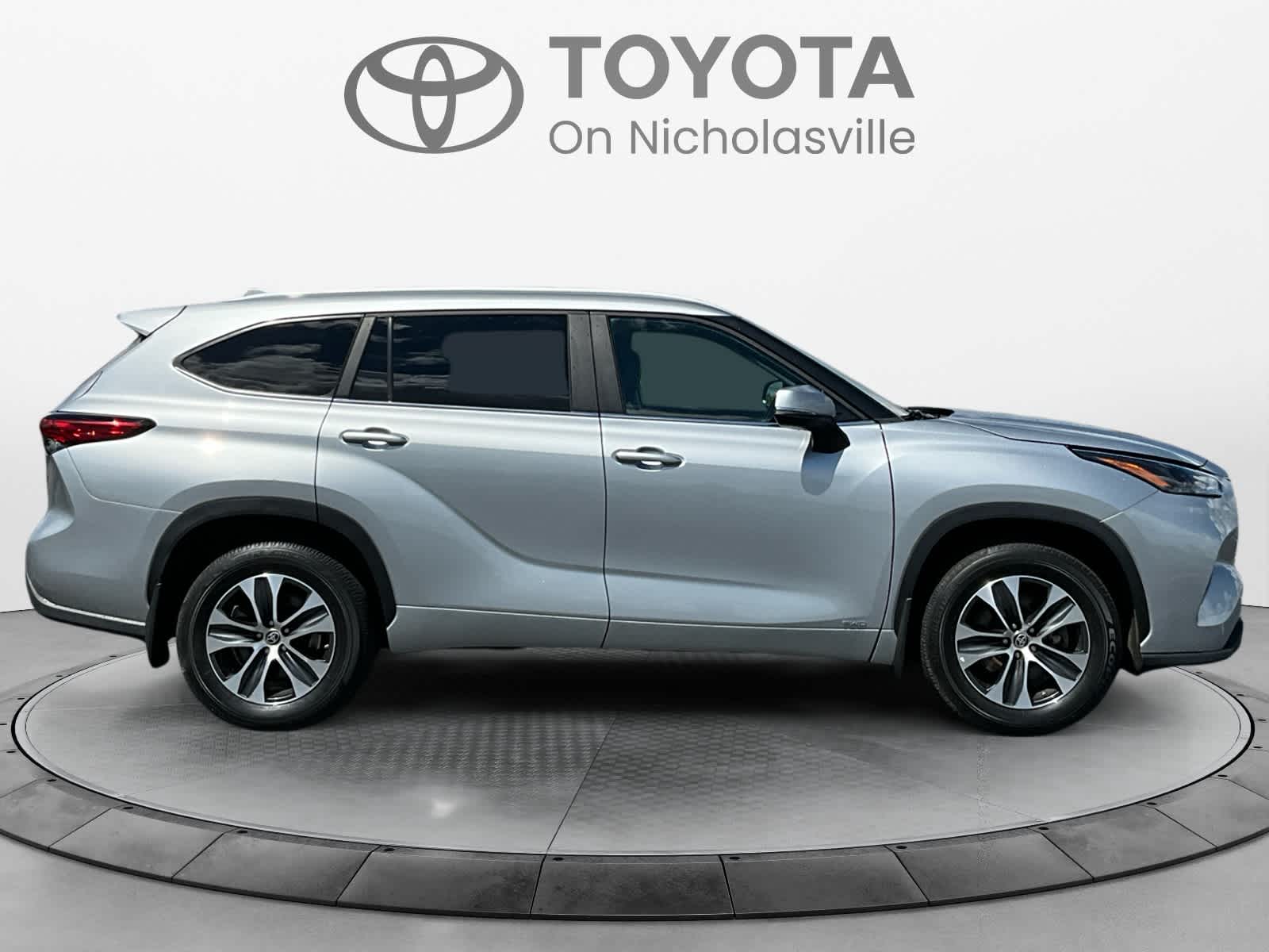 Used 2023 Toyota Highlander SUV