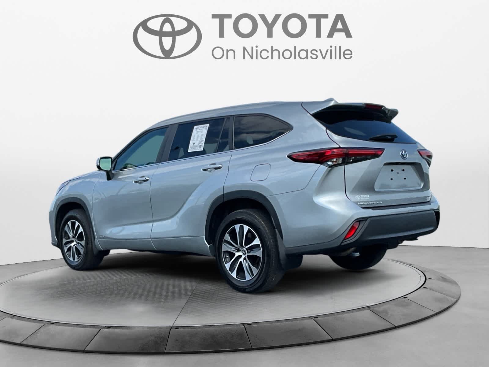 Used 2023 Toyota Highlander SUV