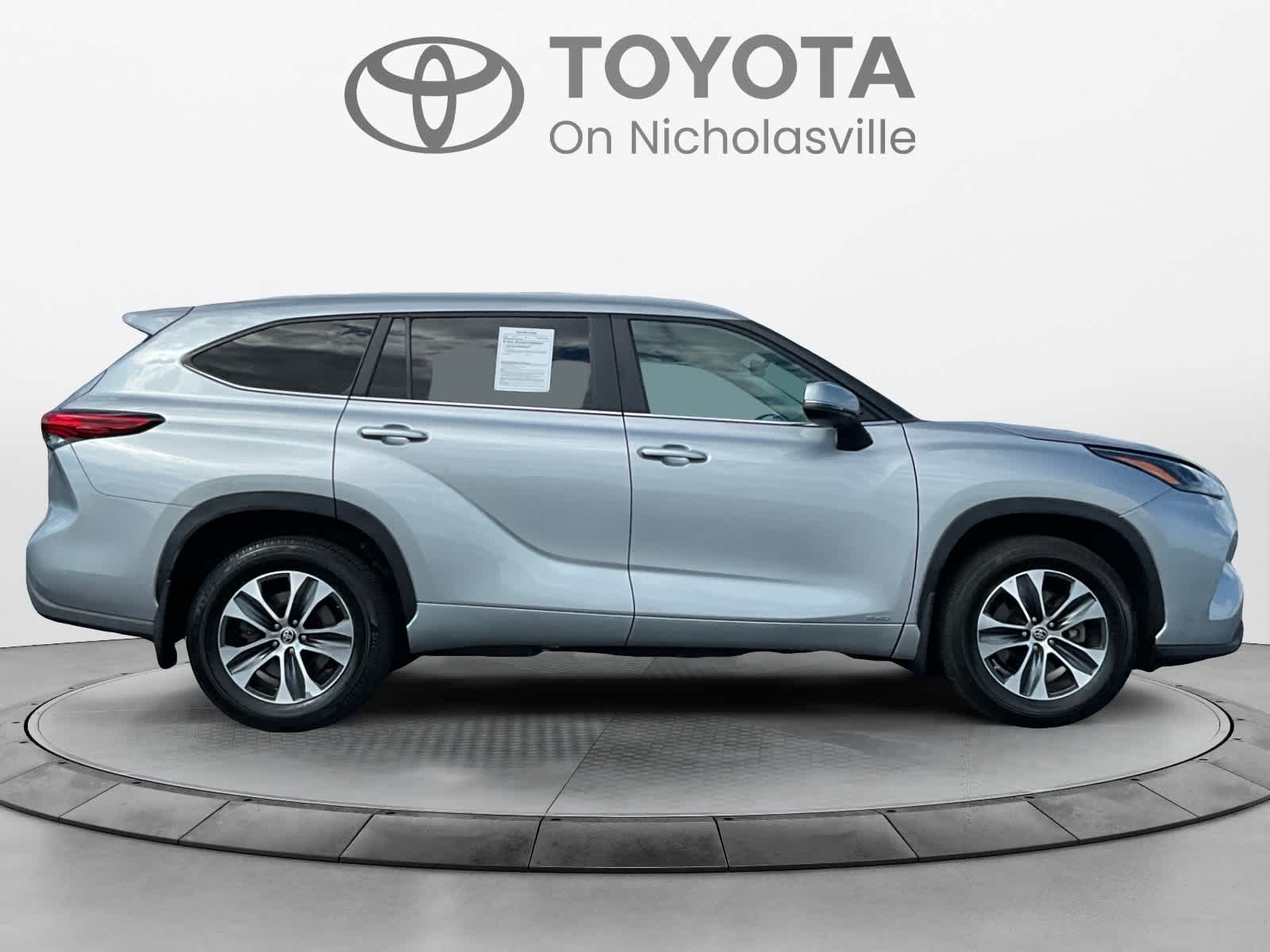 Used 2023 Toyota Highlander SUV