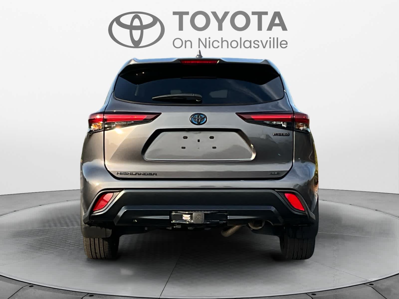 Used 2024 Toyota Highlander SUV