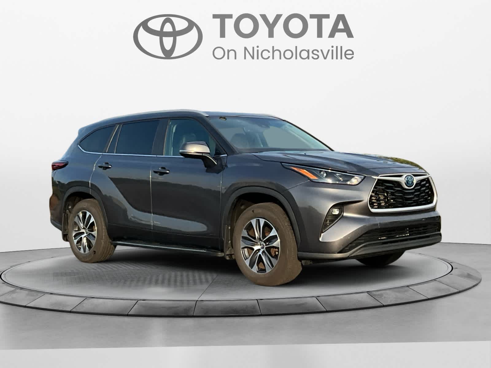 Used 2024 Toyota Highlander SUV