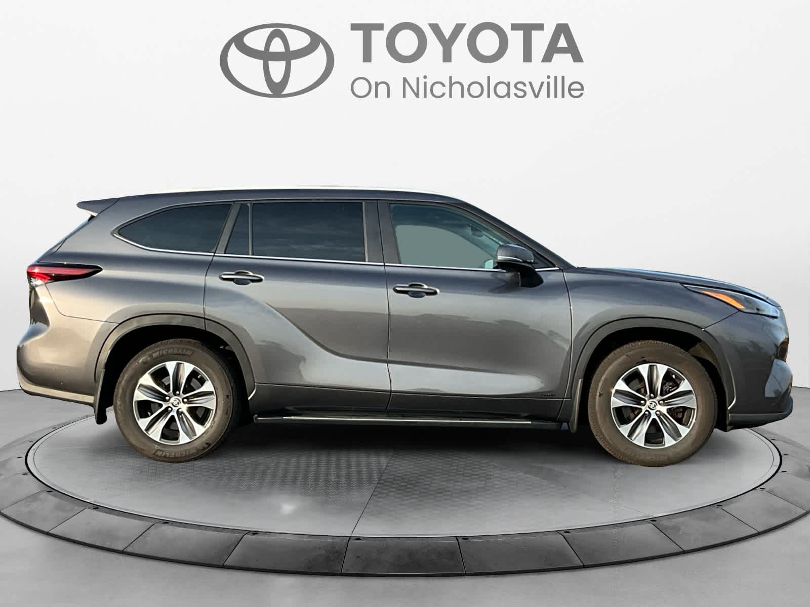 Used 2024 Toyota Highlander SUV