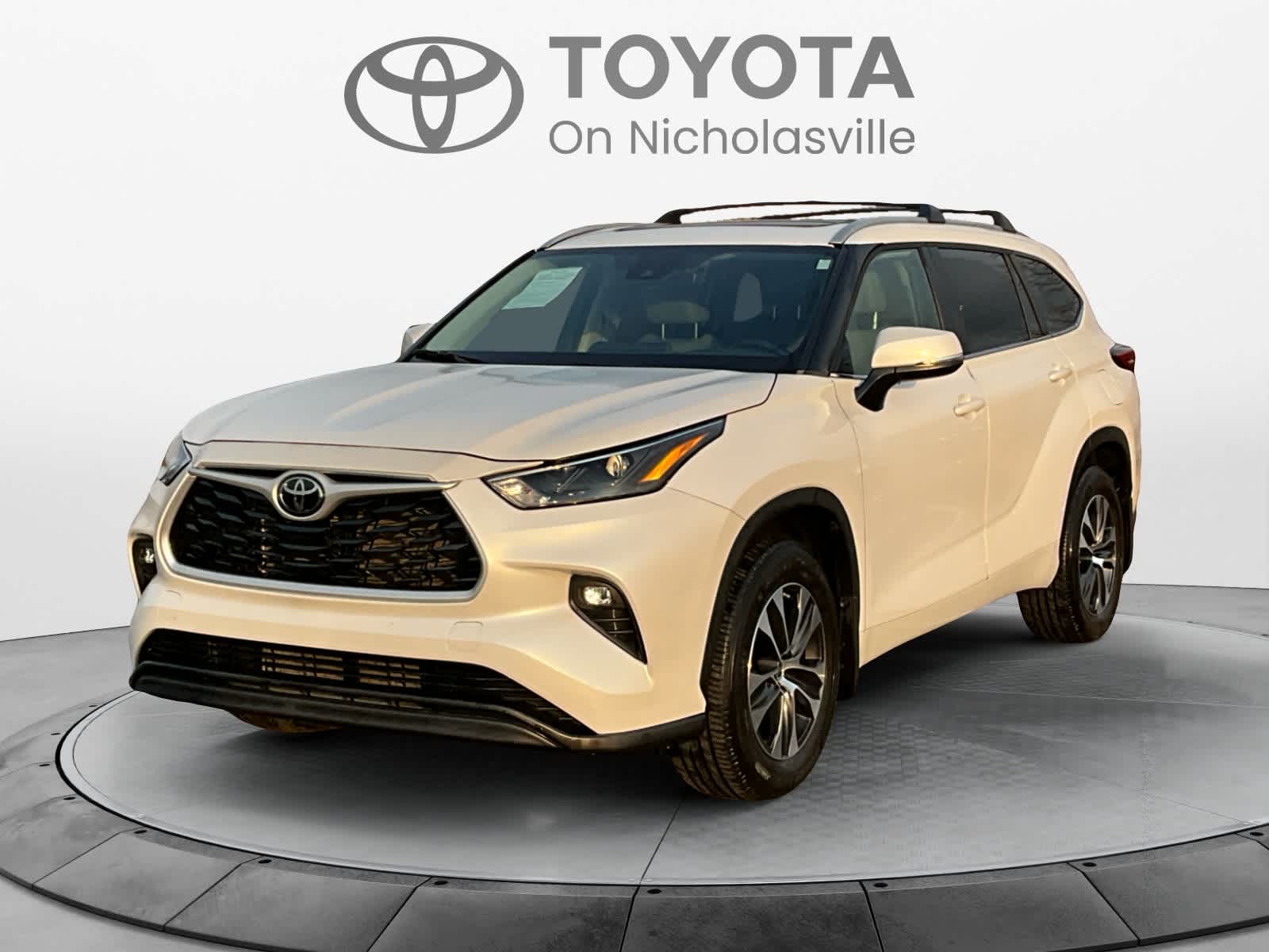 2023 Toyota Highlander XLE FWD