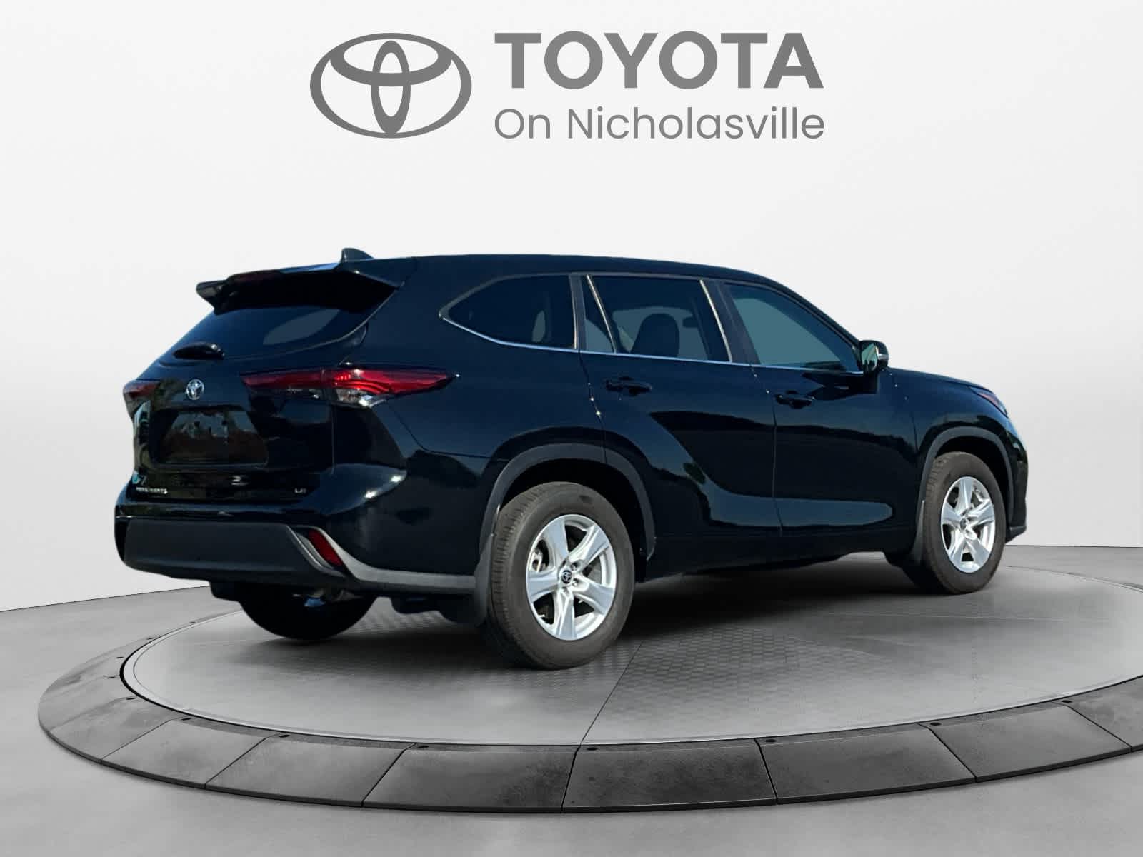 Used 2023 Toyota Highlander SUV