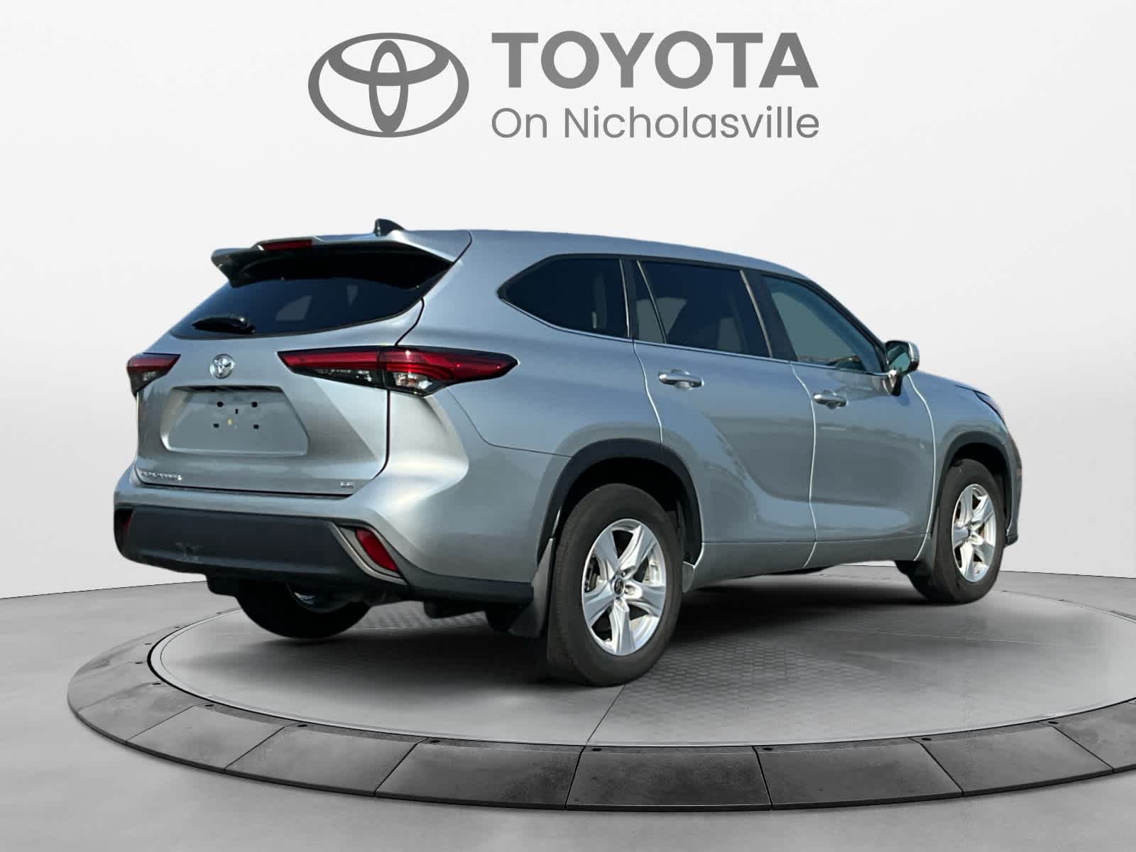 Used 2023 Toyota Highlander SUV