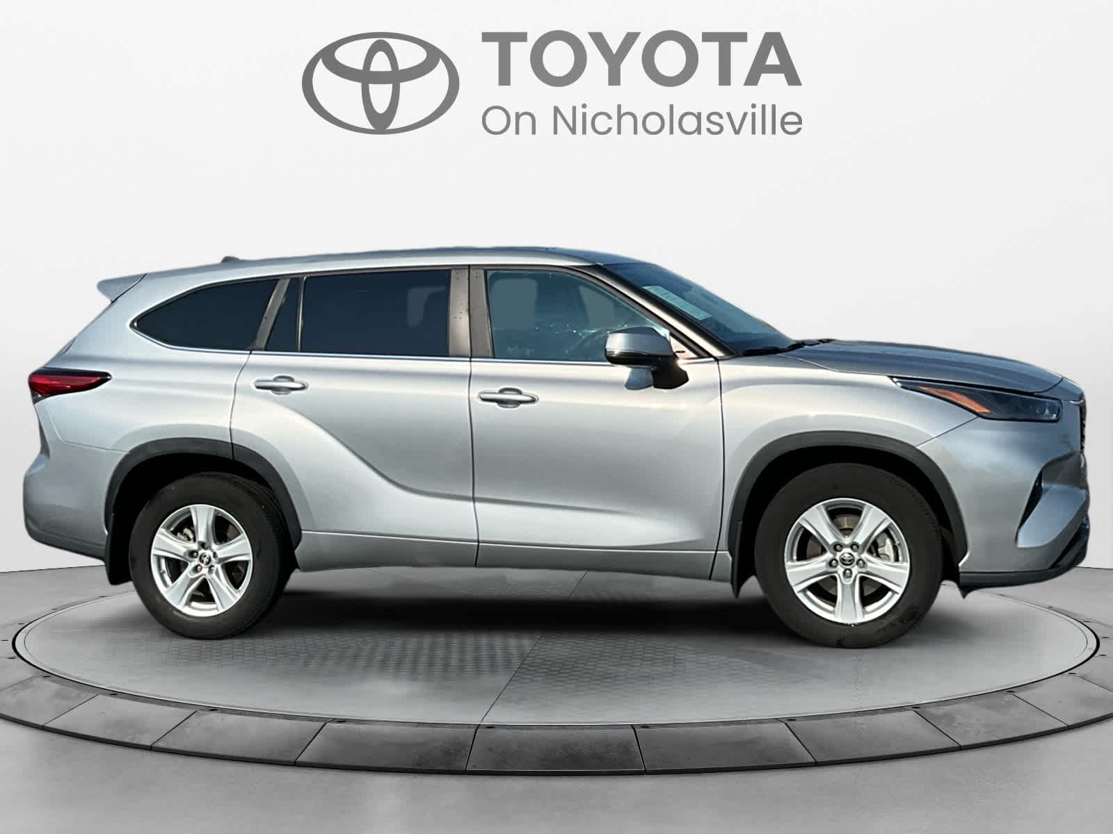 Used 2023 Toyota Highlander SUV