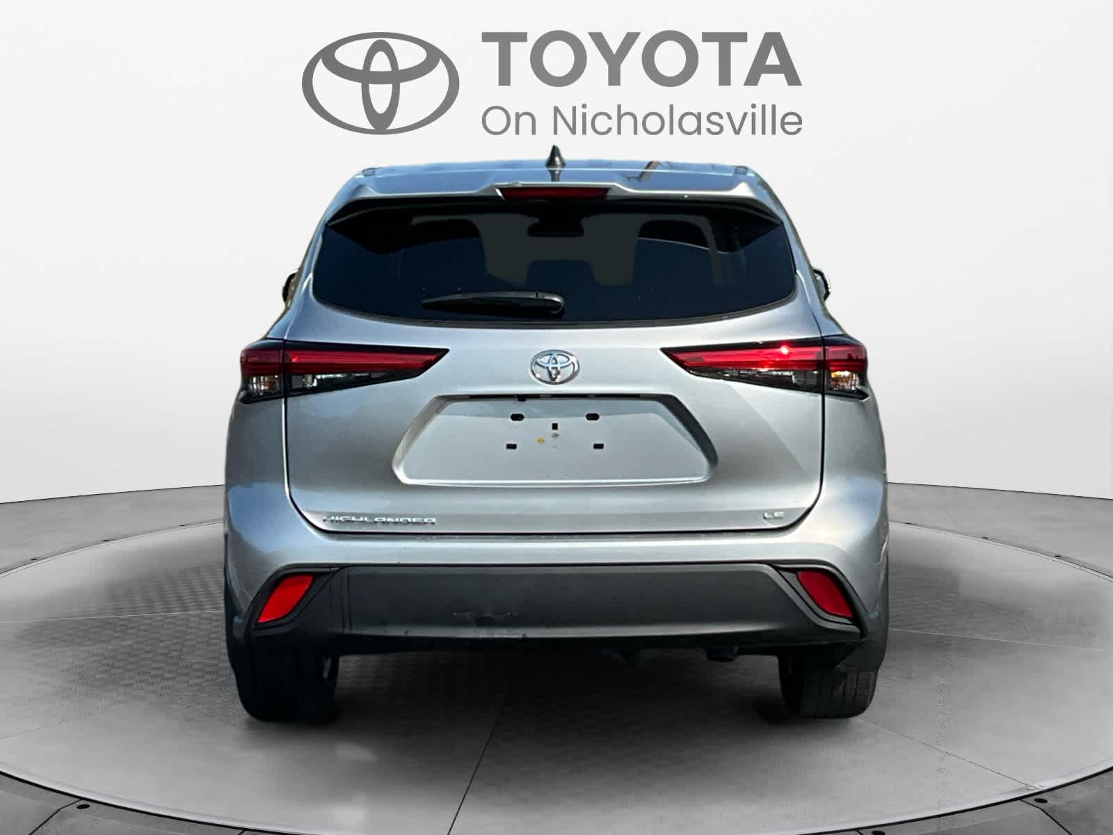 Used 2023 Toyota Highlander SUV