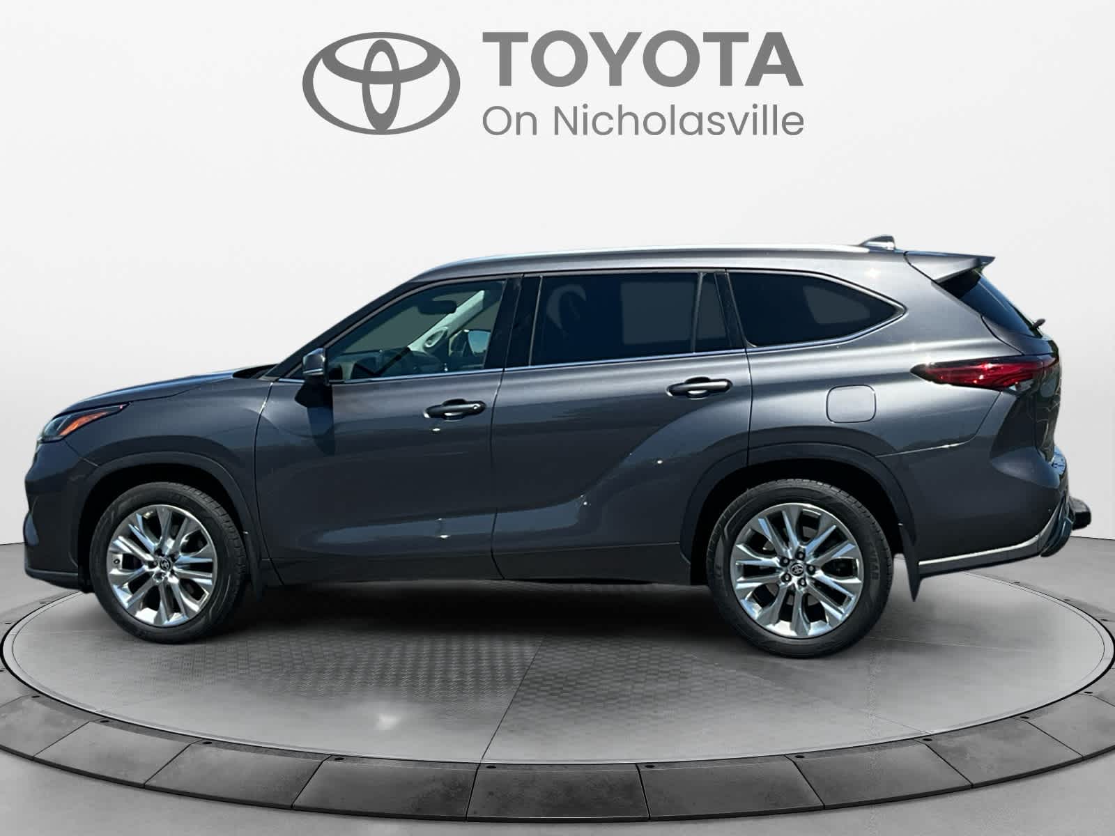 Used 2023 Toyota Highlander SUV