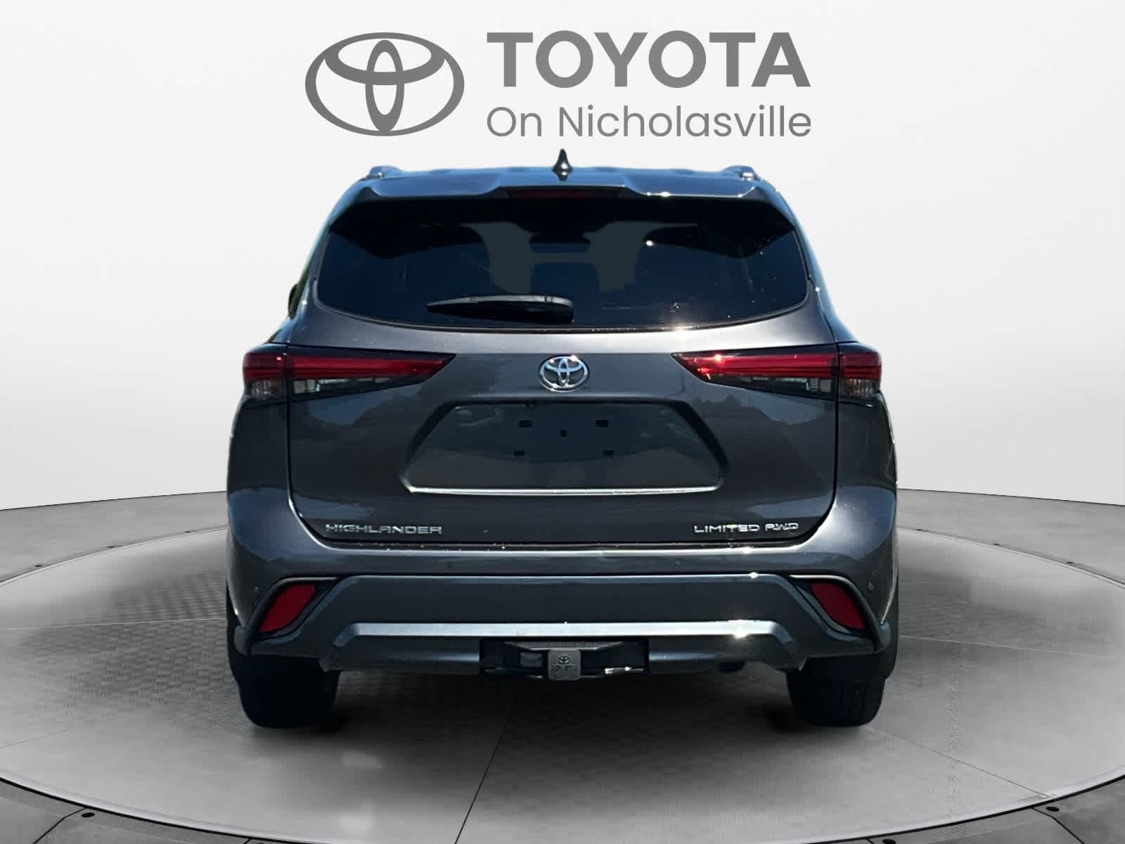 Used 2023 Toyota Highlander SUV