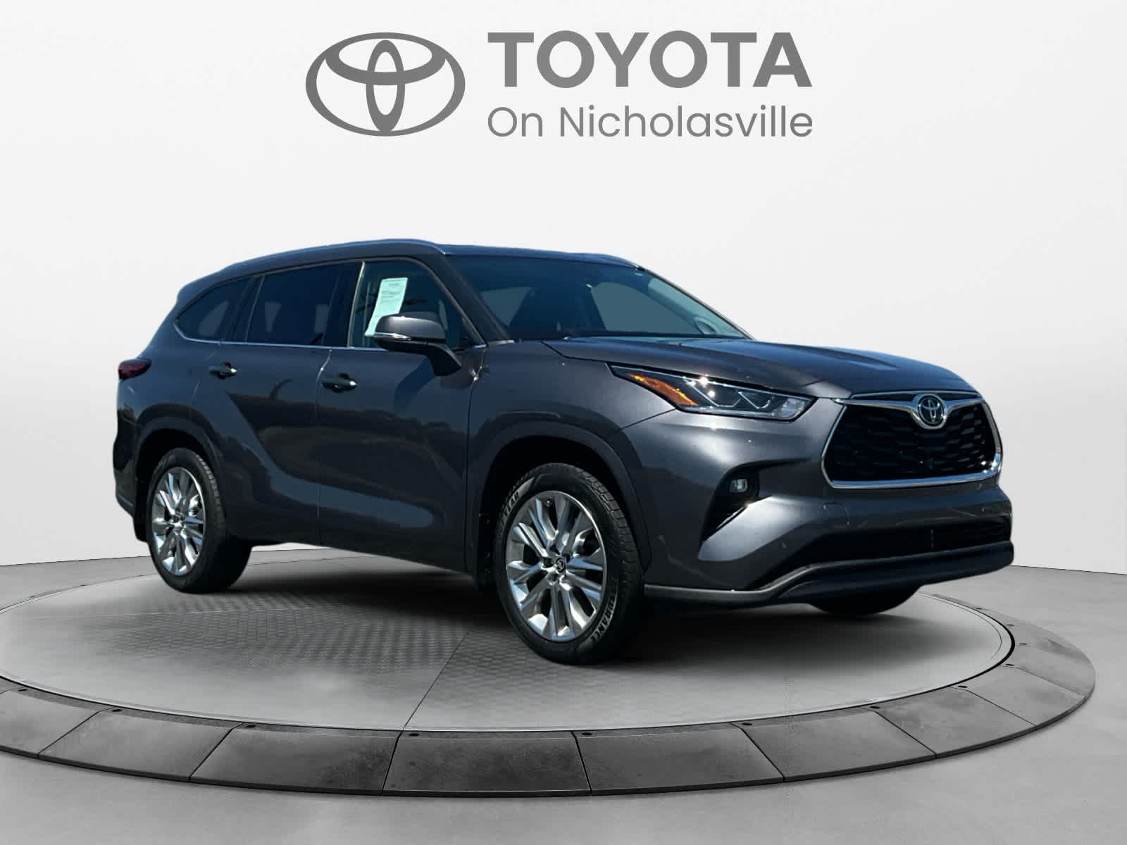 Used 2023 Toyota Highlander SUV