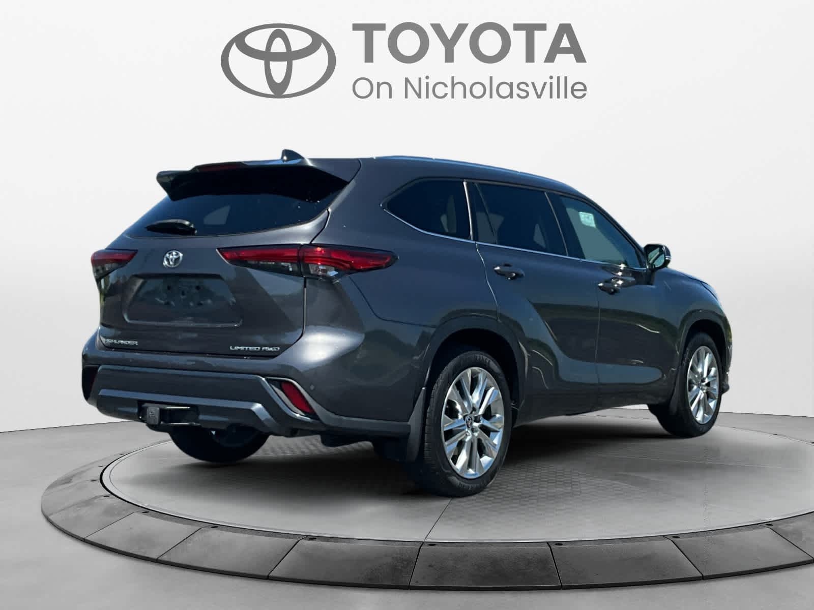 Used 2023 Toyota Highlander SUV