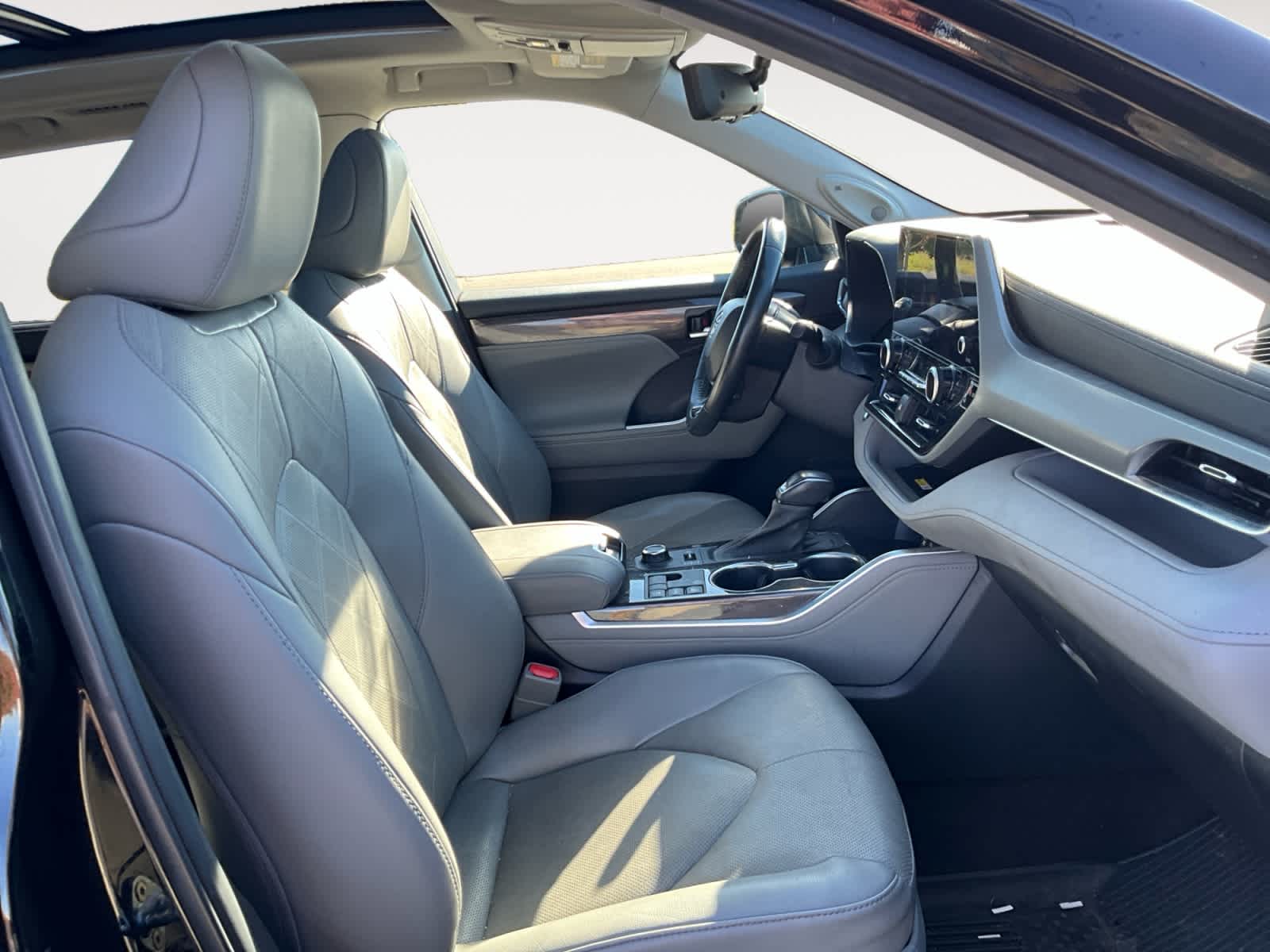 Used 2023 Toyota Highlander SUV