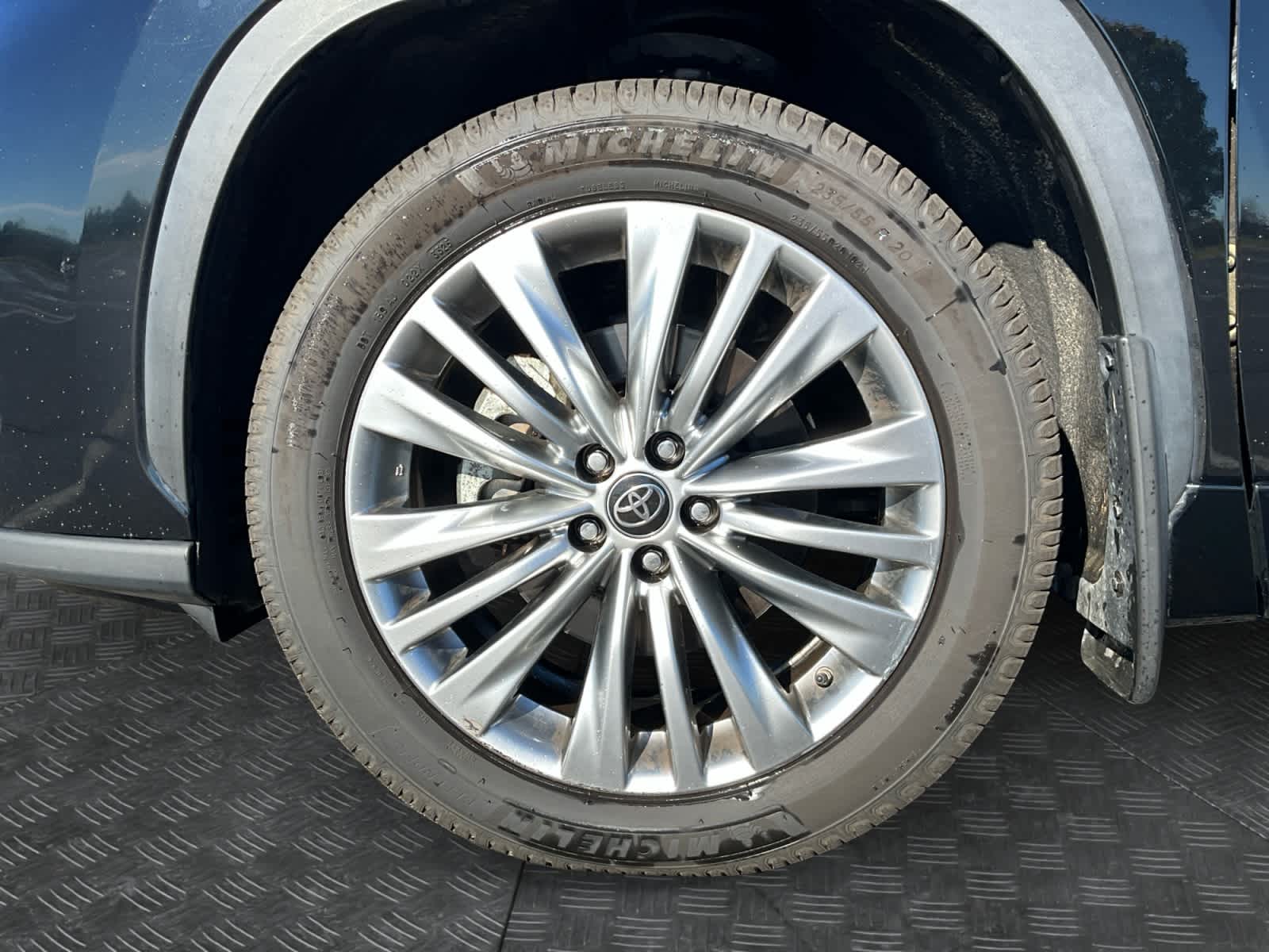 Used 2023 Toyota Highlander SUV