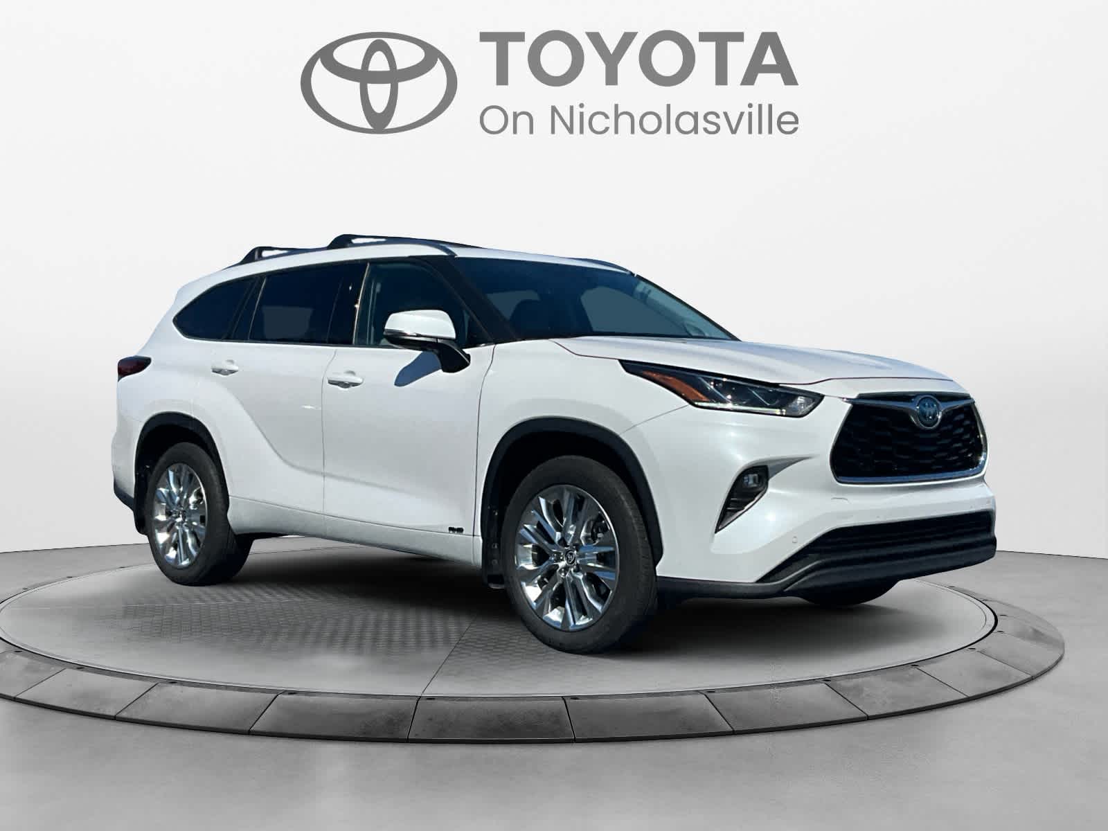 Used 2023 Toyota Highlander SUV