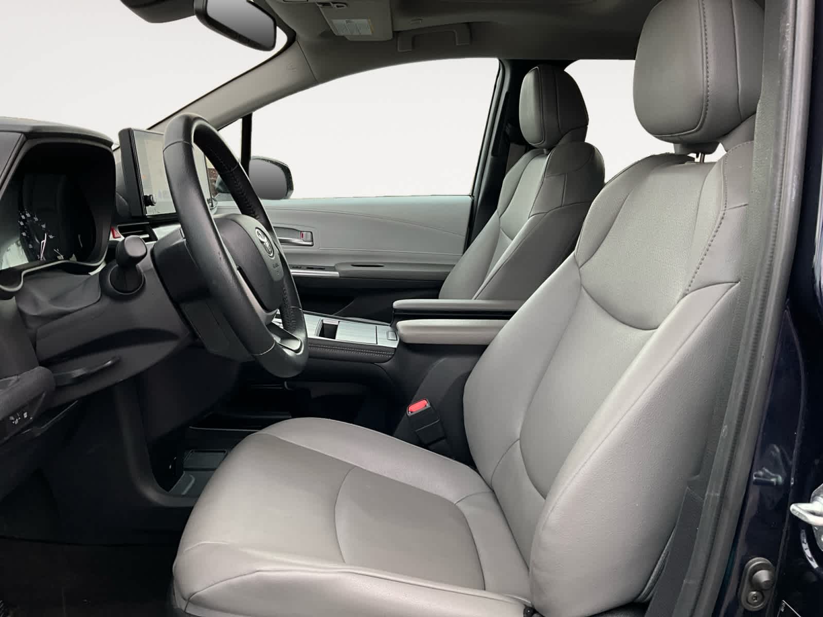 Used 2025 Toyota Sienna Van