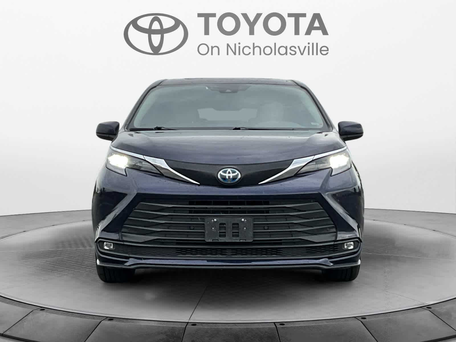 Used 2025 Toyota Sienna Van