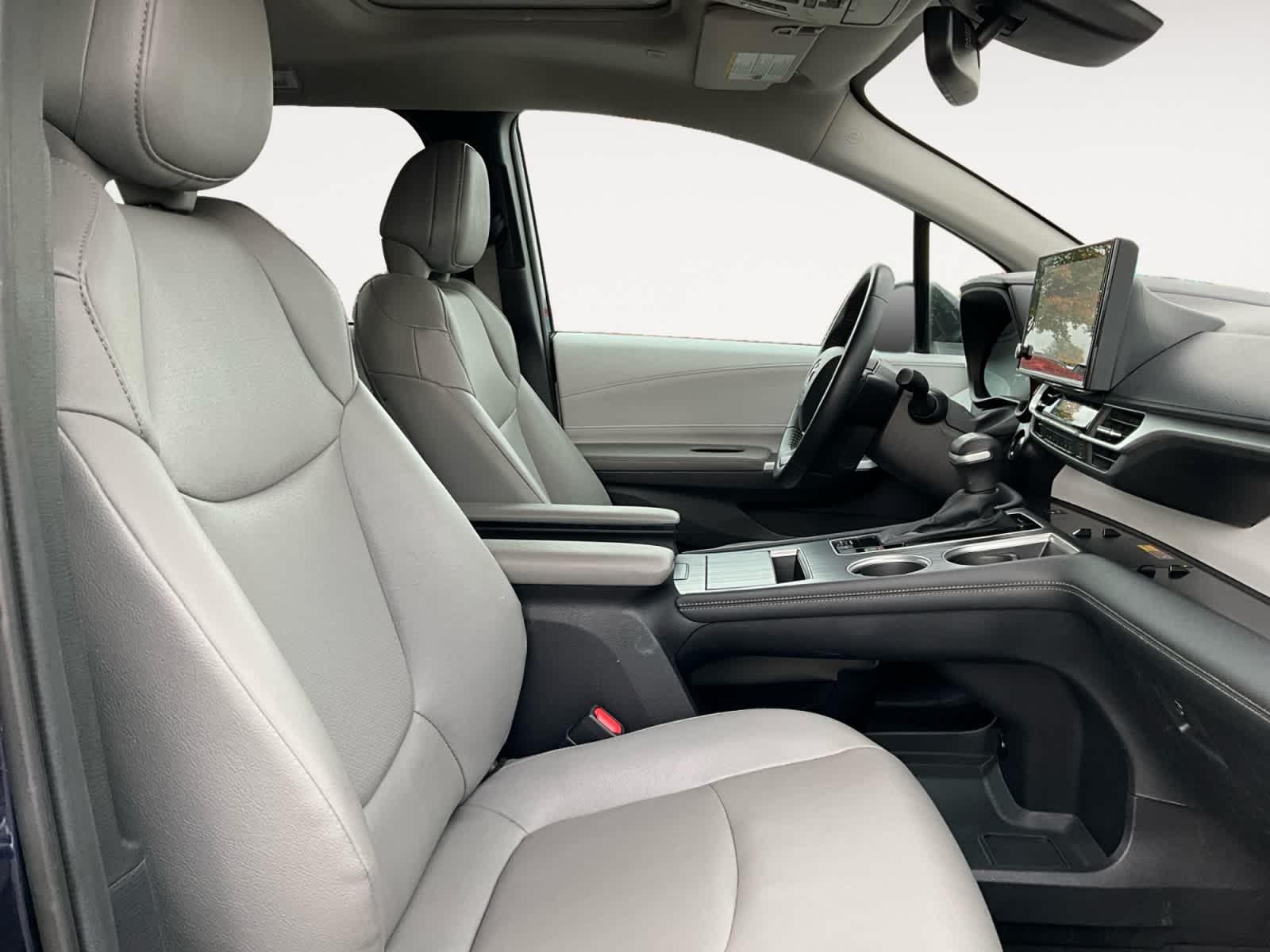 Used 2025 Toyota Sienna Van
