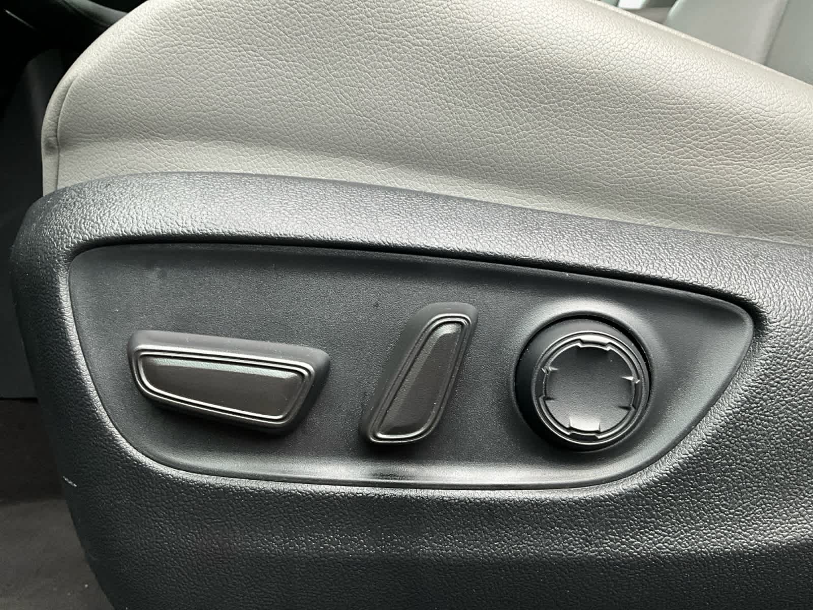Used 2025 Toyota Sienna Van