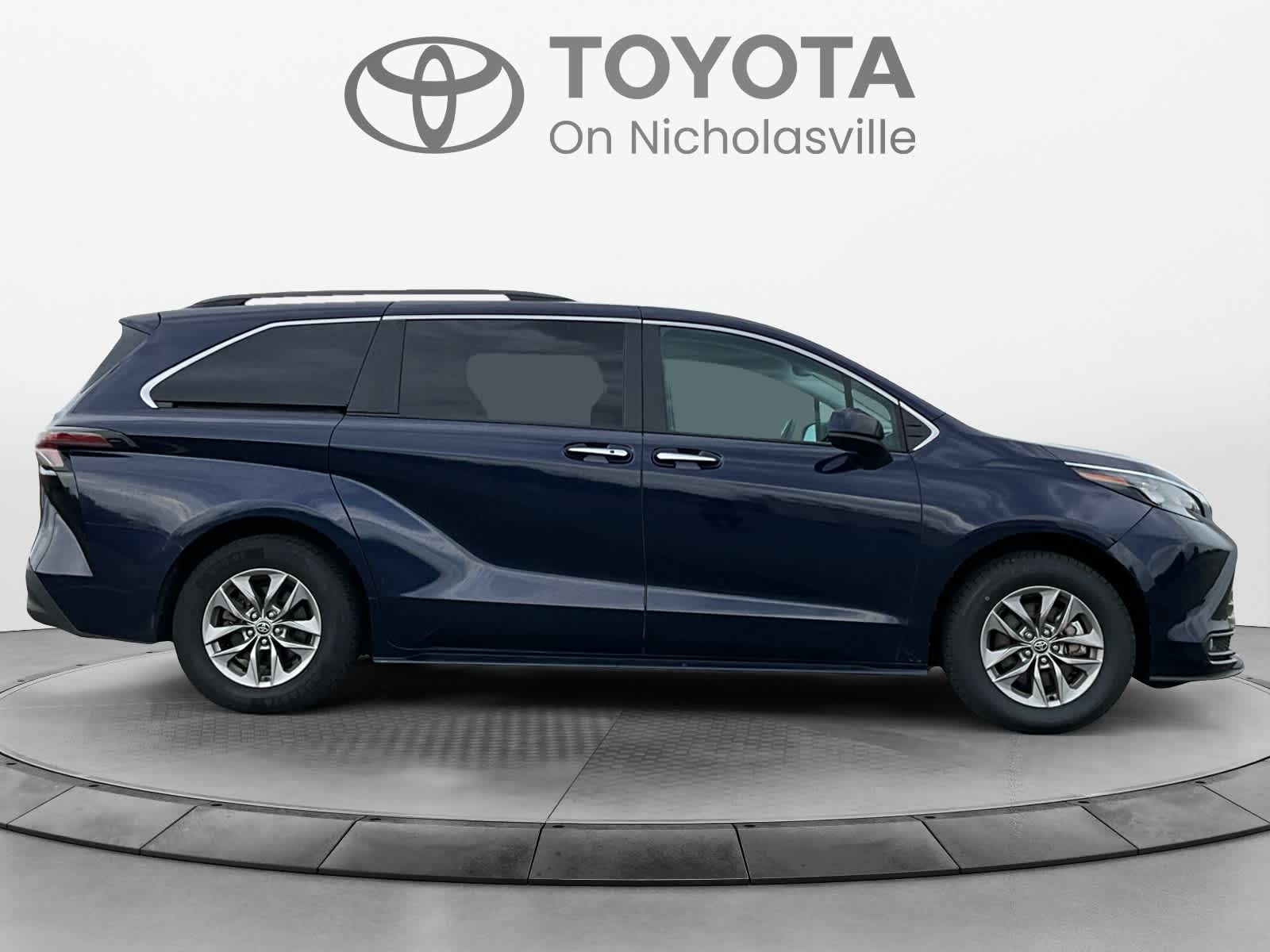 Used 2025 Toyota Sienna Van
