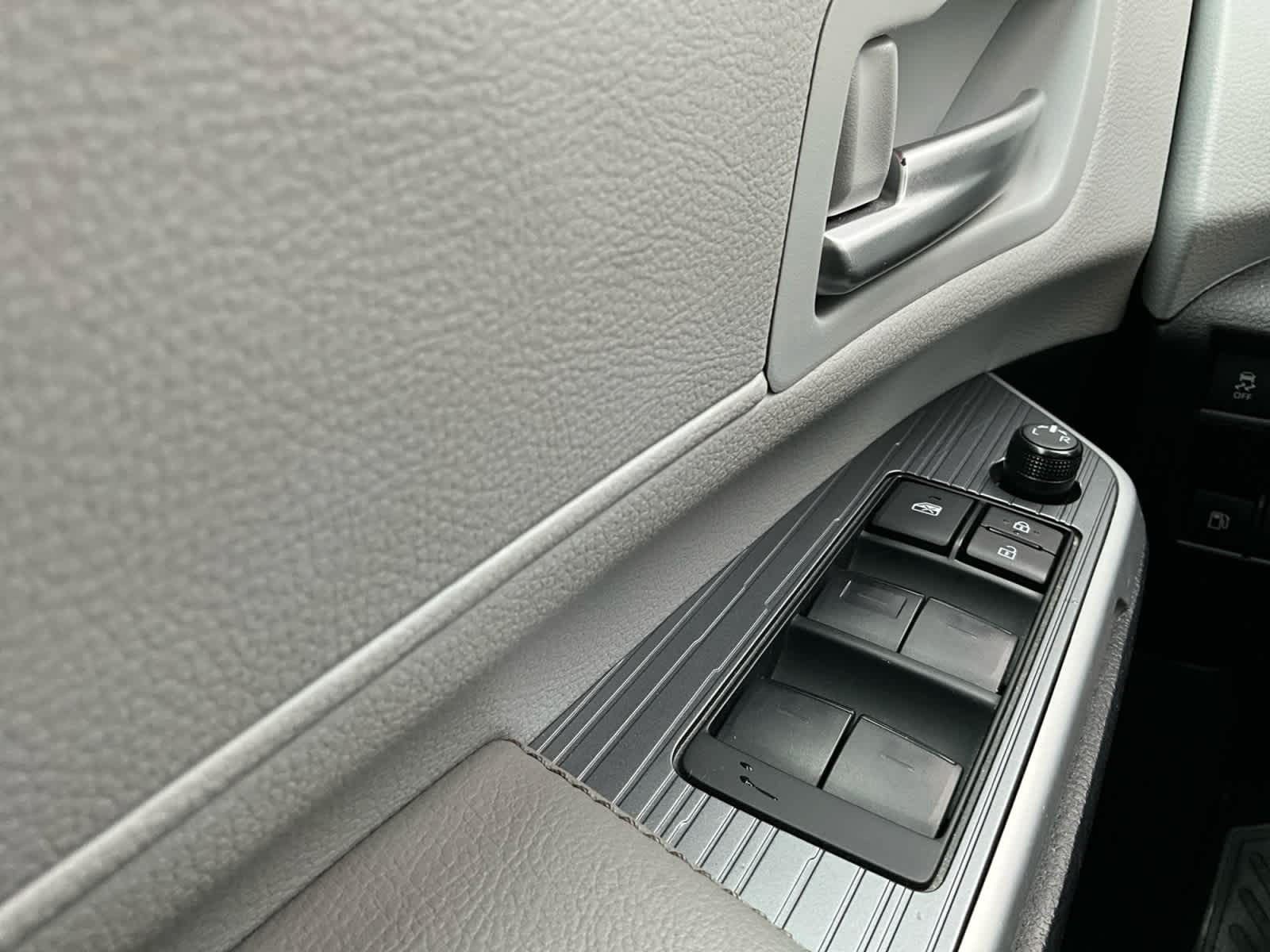 Used 2025 Toyota Sienna Van