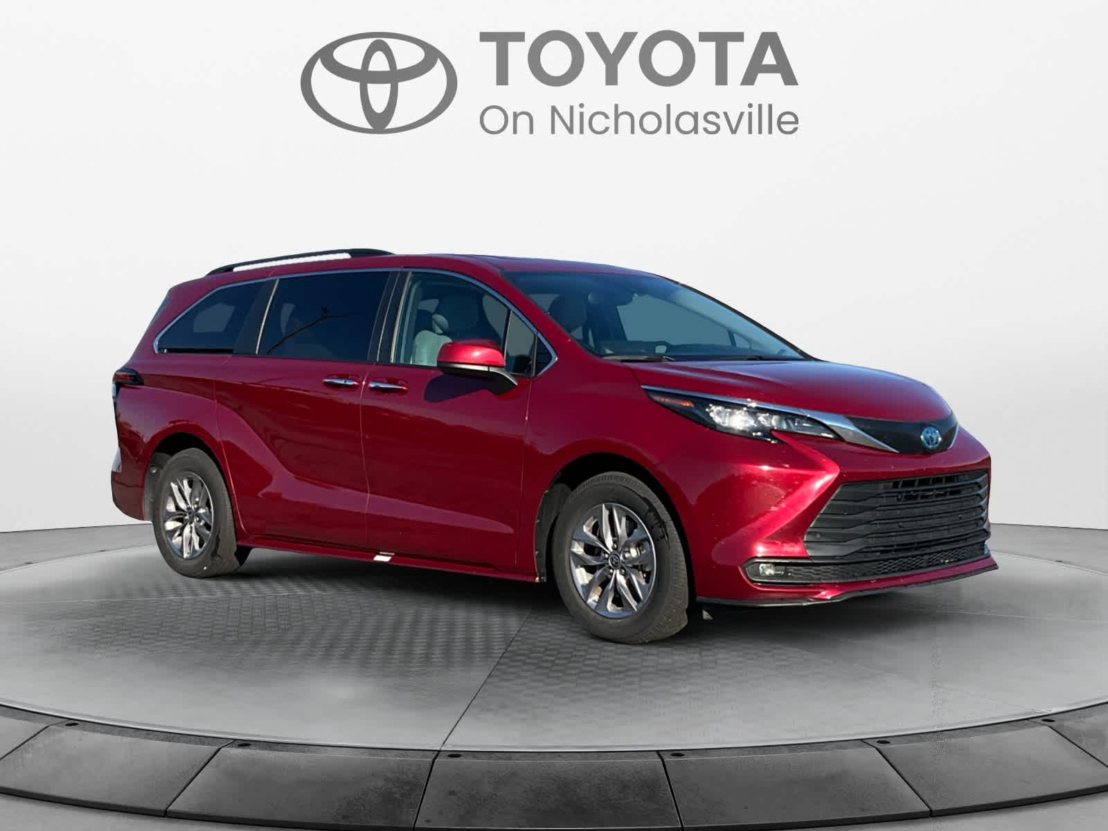 Used 2025 Toyota Sienna Van