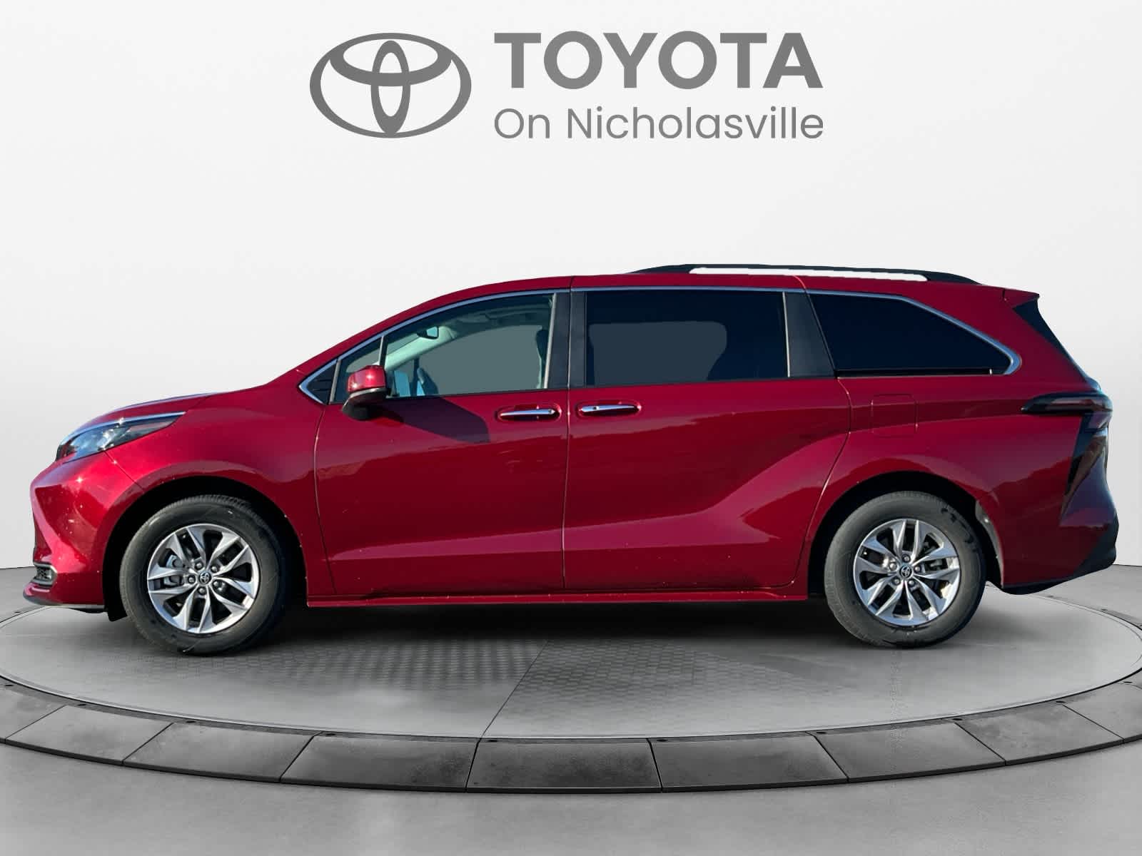 Used 2025 Toyota Sienna Van