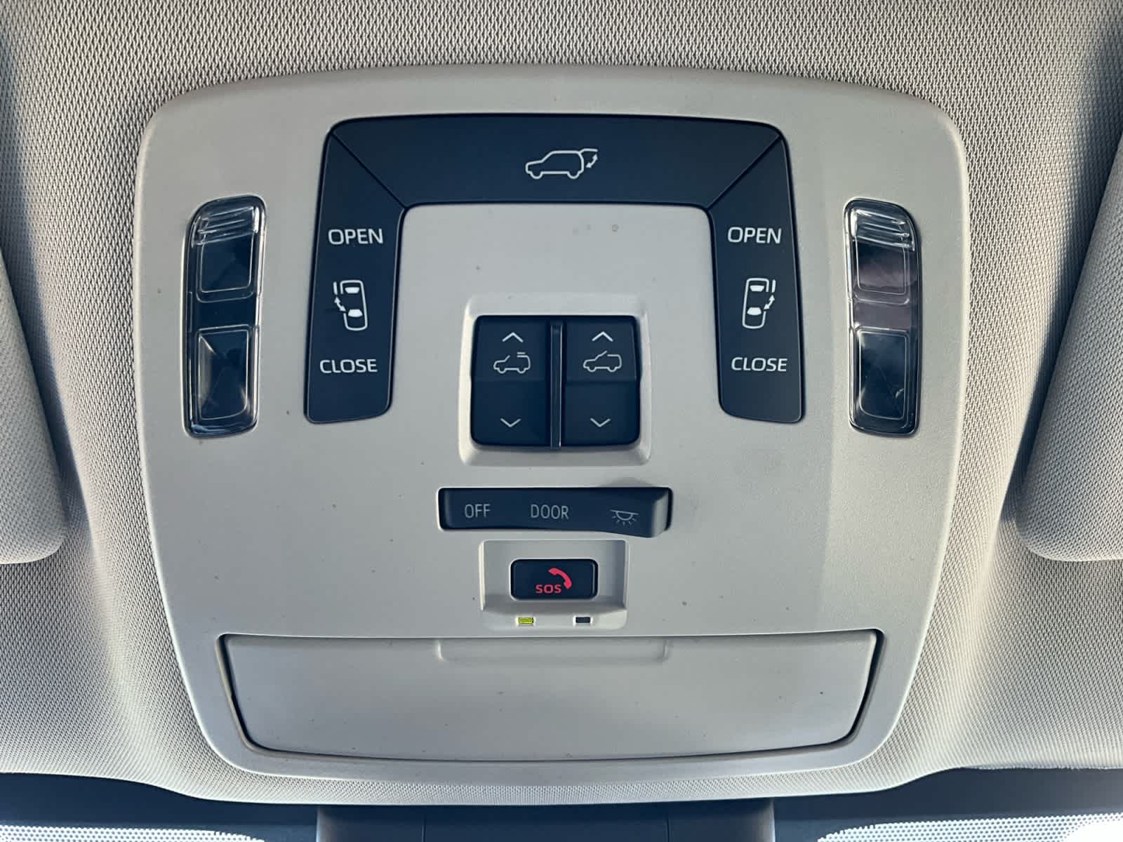 Used 2025 Toyota Sienna Van
