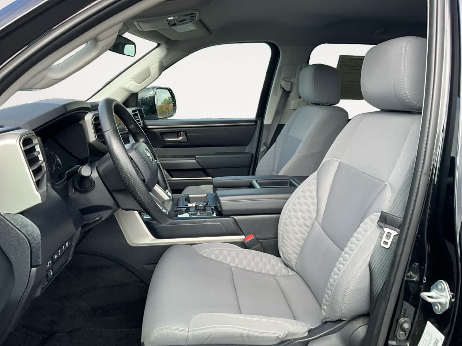 2024 Toyota Tundra SR5 - Photo 9