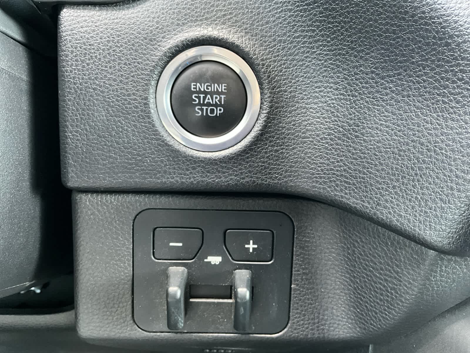2024 Toyota Tundra SR5 - Photo 18