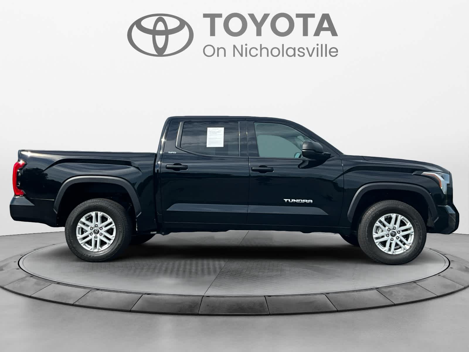 2024 Toyota Tundra SR5 - Photo 6