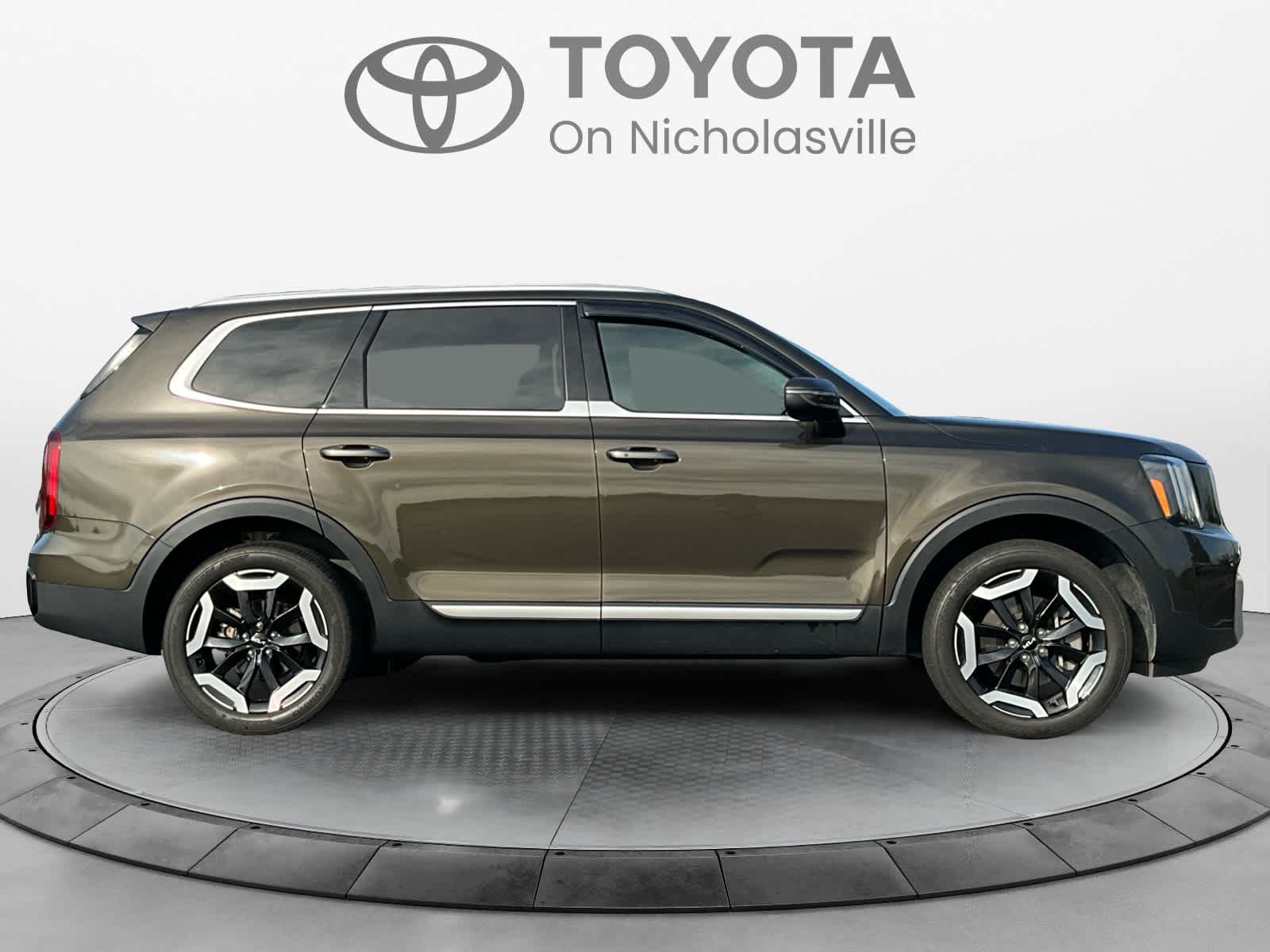 Used 2024 Kia Telluride SUV