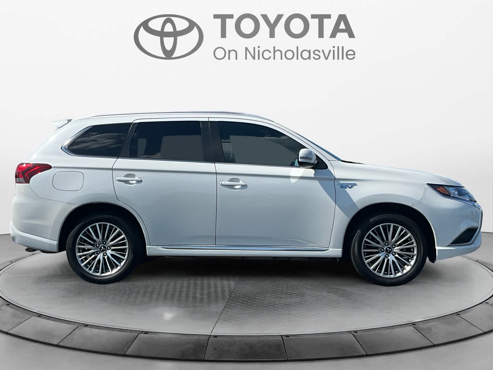 Used 2022 Mitsubishi Outlander PHEV SUV