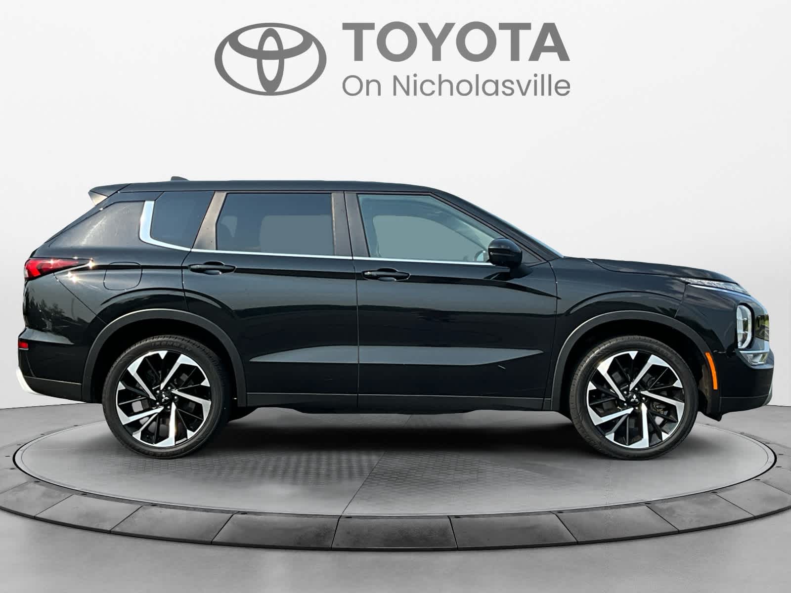 Used 2024 Mitsubishi Outlander SUV