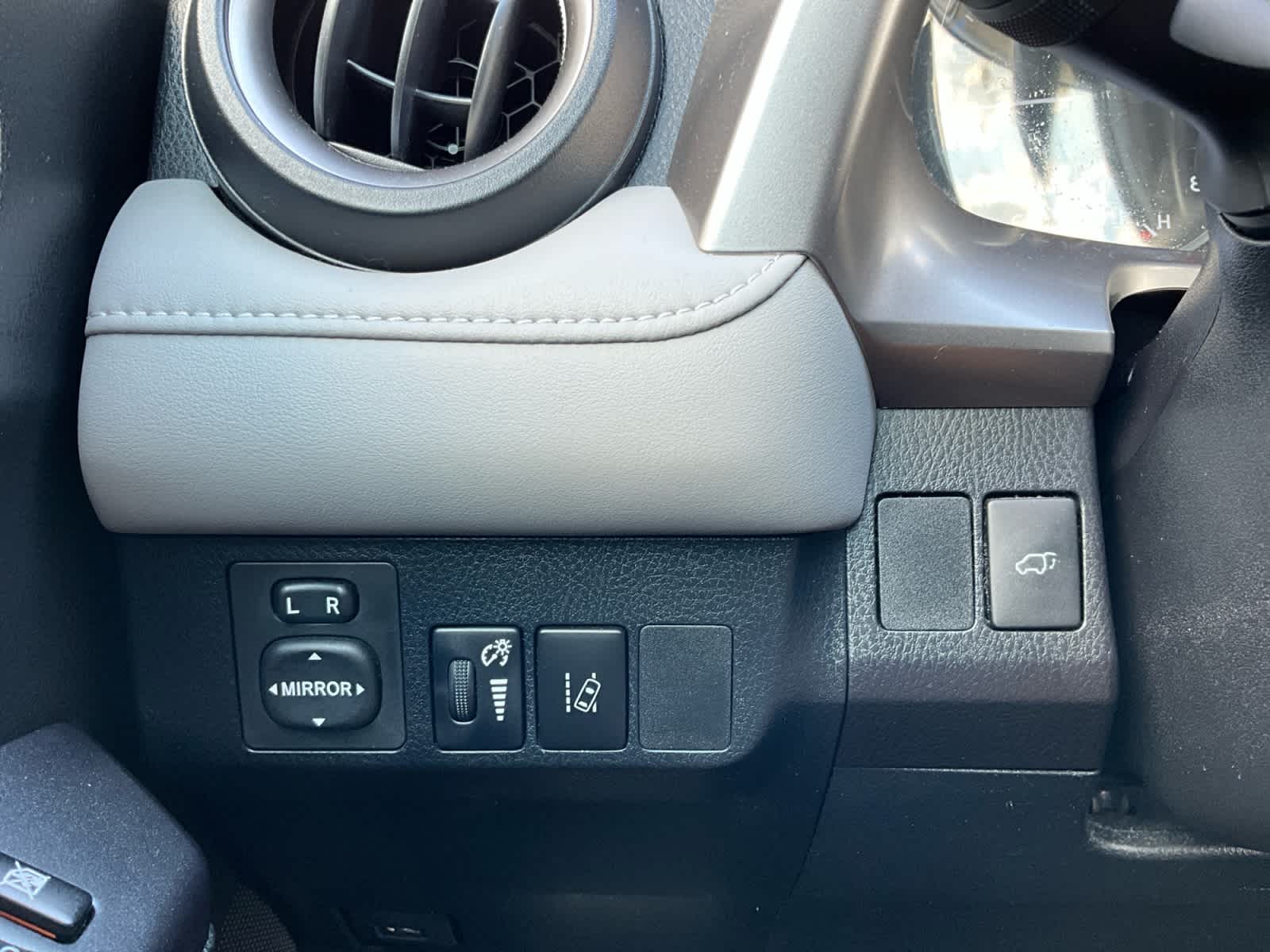 Used 2018 Toyota RAV4 SUV
